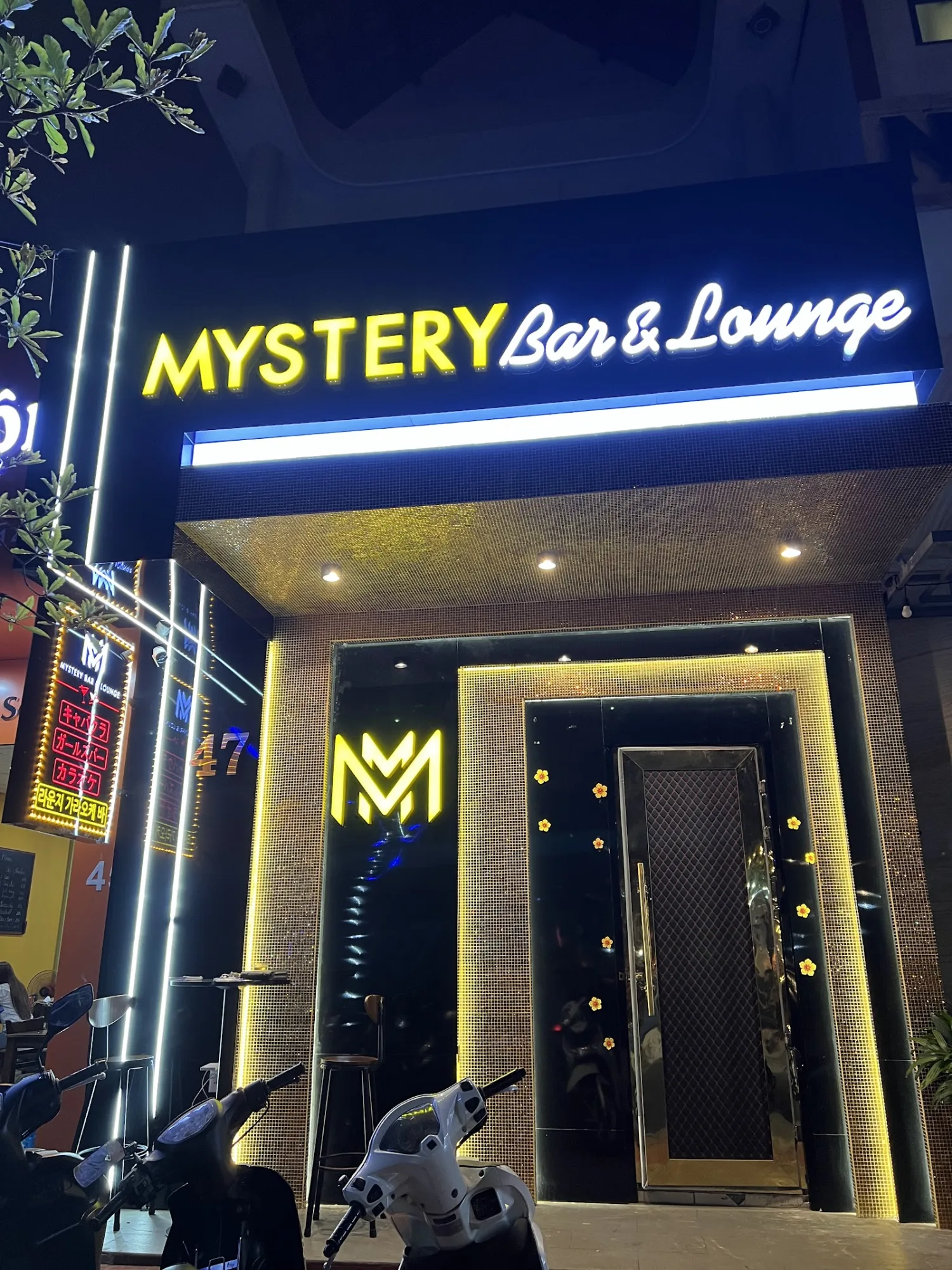Mystery Bar & Lounge - Entertainment Paradise Open Until Midnight in Son Tra