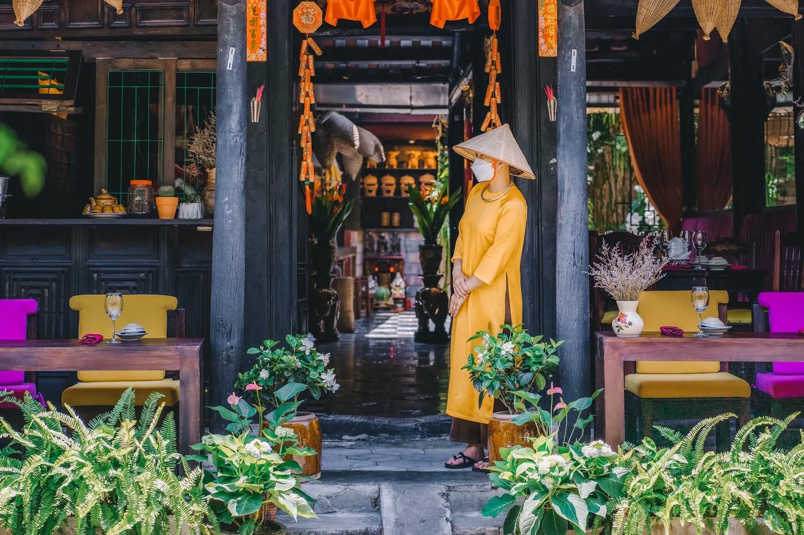 Châu Kitchen & Bar – Nhà Hàng Món Việt Cổ Kính Cho Gia Đình Và Nhóm Bạn