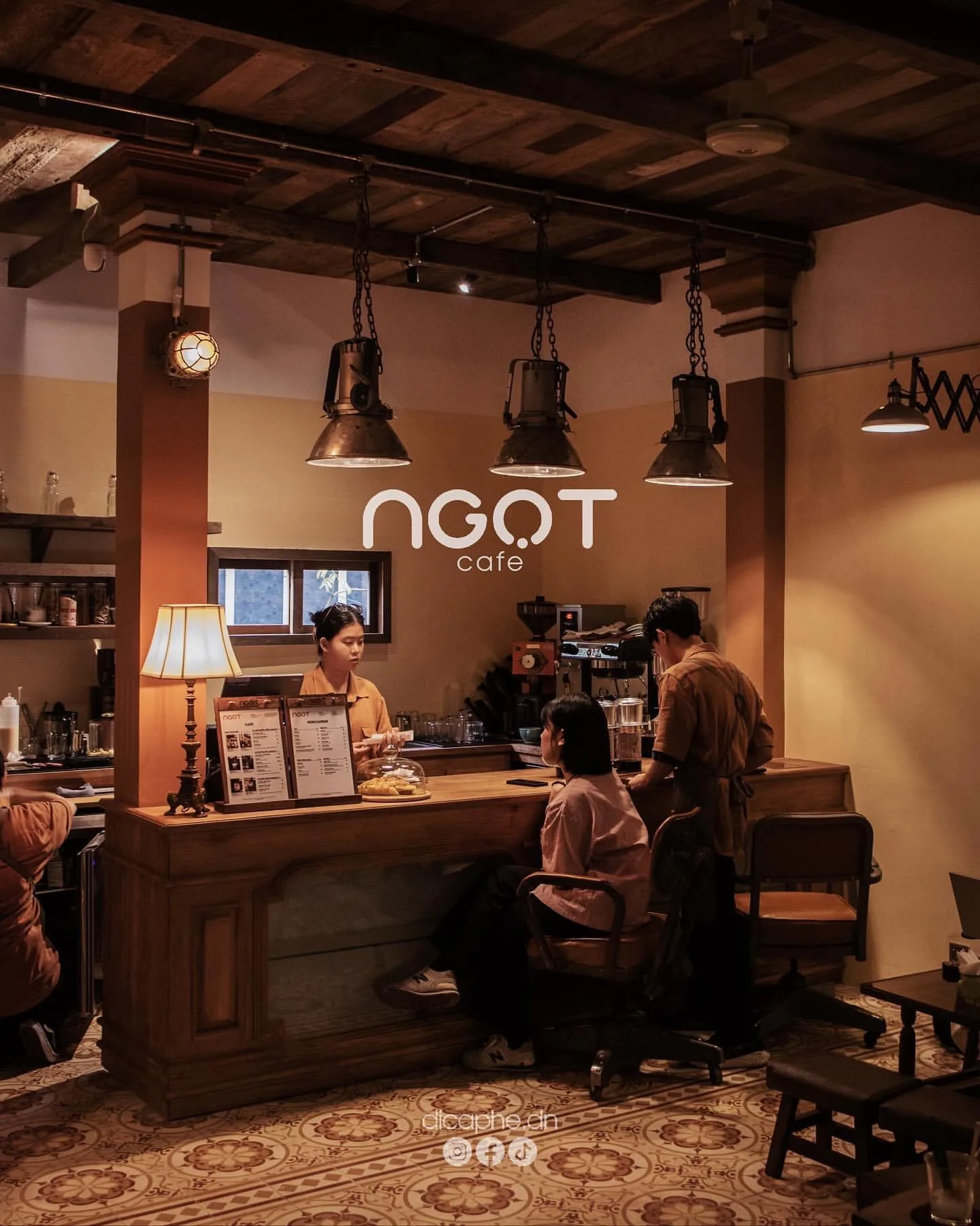 Ngọt Cafe – คาเฟ่บรรยากาศอบอุ่น น่านั่ง เหมาะกับการอ่านหนังสือและทำงาน