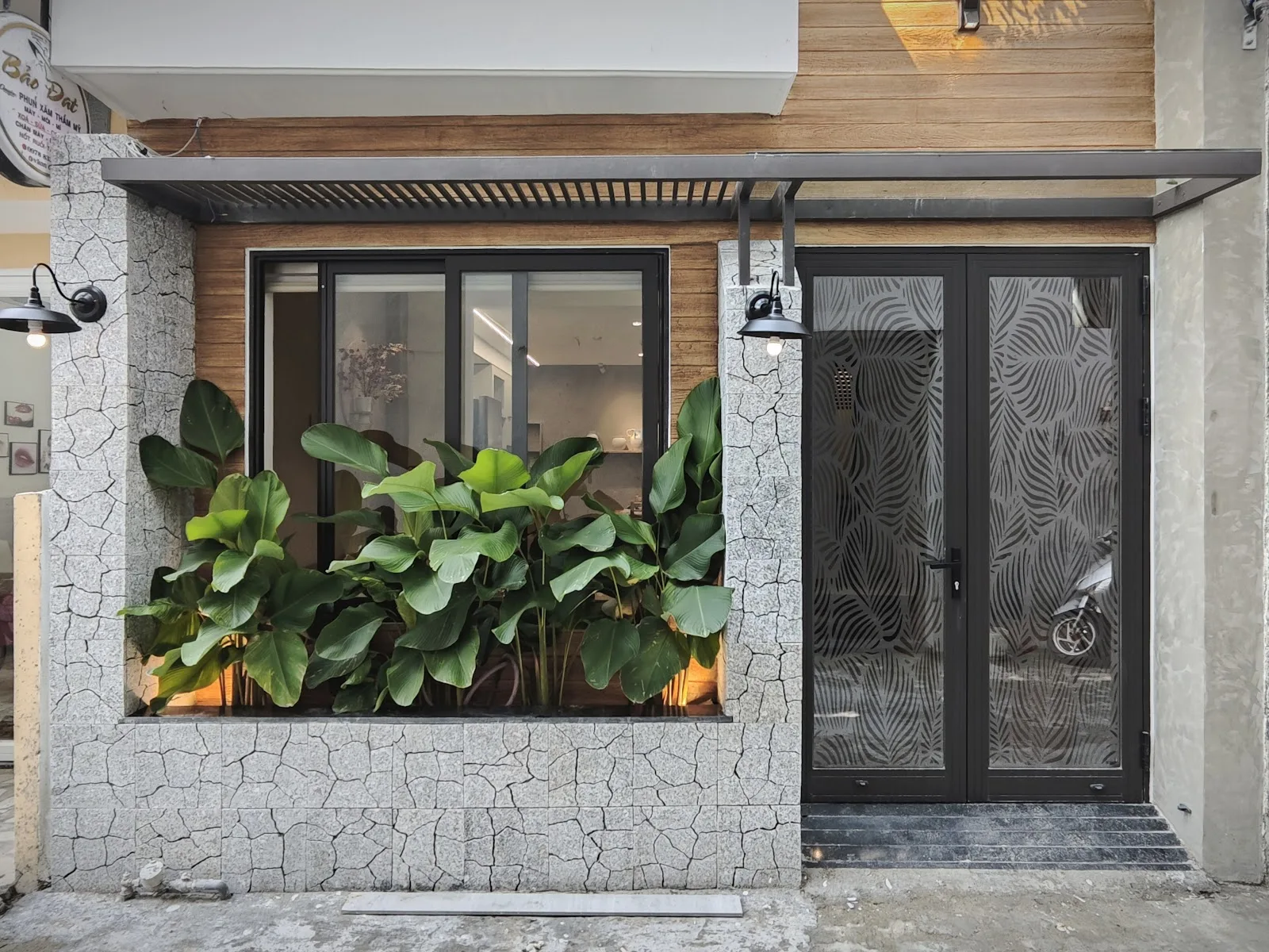 Wings House Dragon Bridge Da Nang - Modern and Convenient Accommodation Near Dragon Bridge