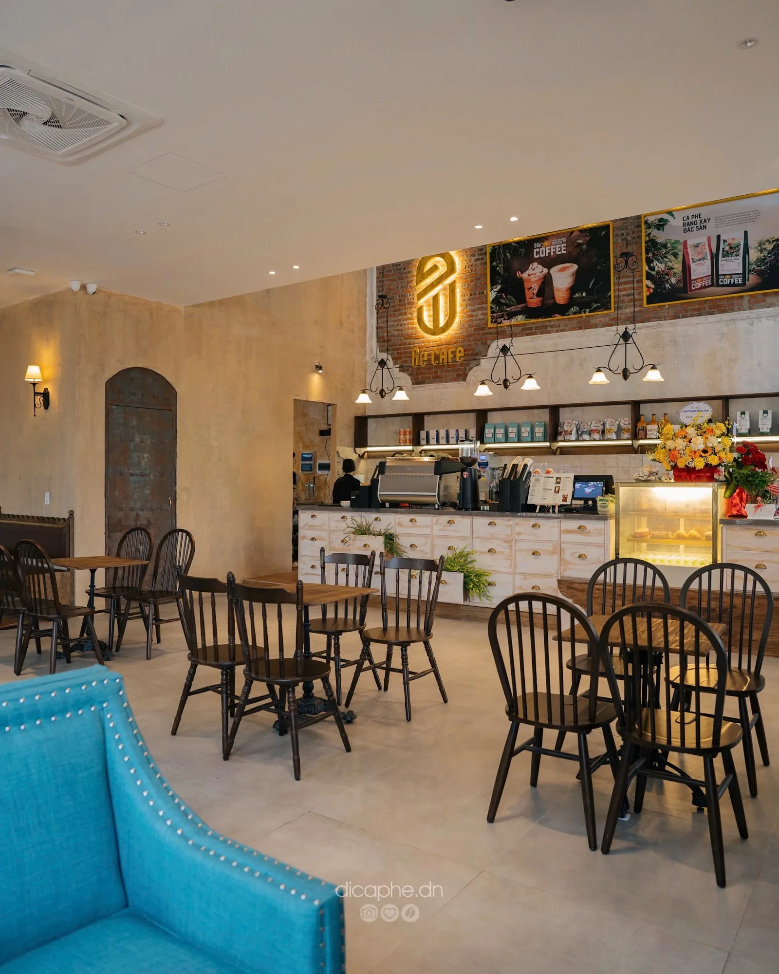 Gé Cafe Hoa Xuan Da Nang - An Ideal Overnight Coffee Spot for Work and Relaxation