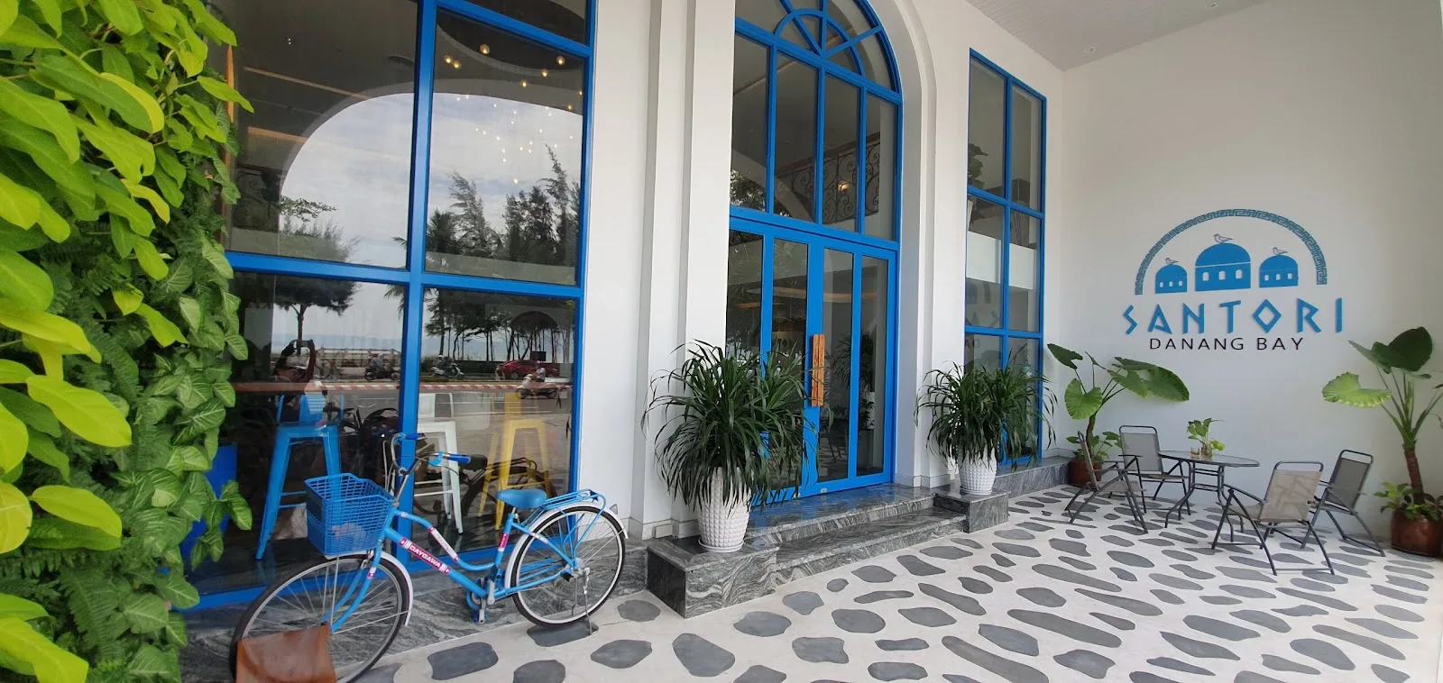 Santori Hotel Danang Bay: Beautiful Beachfront Hotel with Infinity Pool in Da Nang