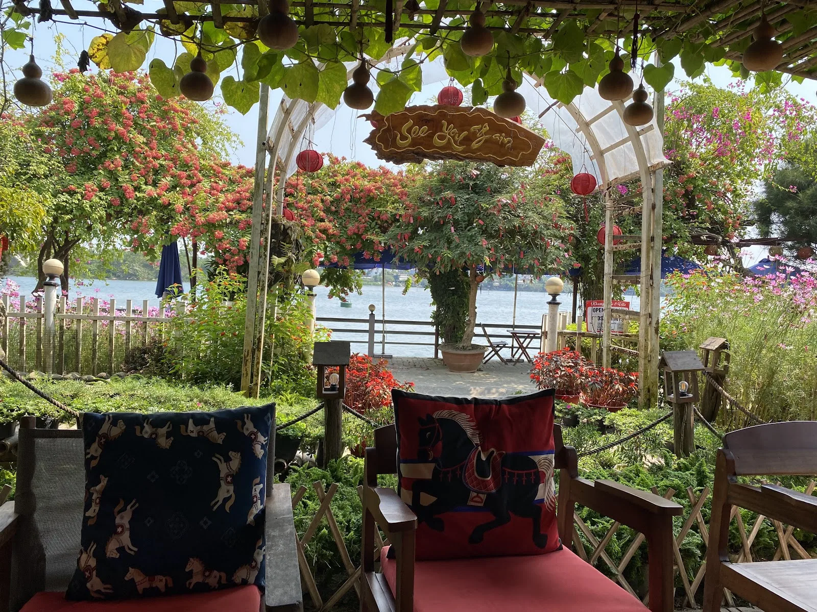 Kha My Cafe - Ghé Thăm Quán Cà Phê Ven Sông Thu Bồn View Đẹp Cực Chill