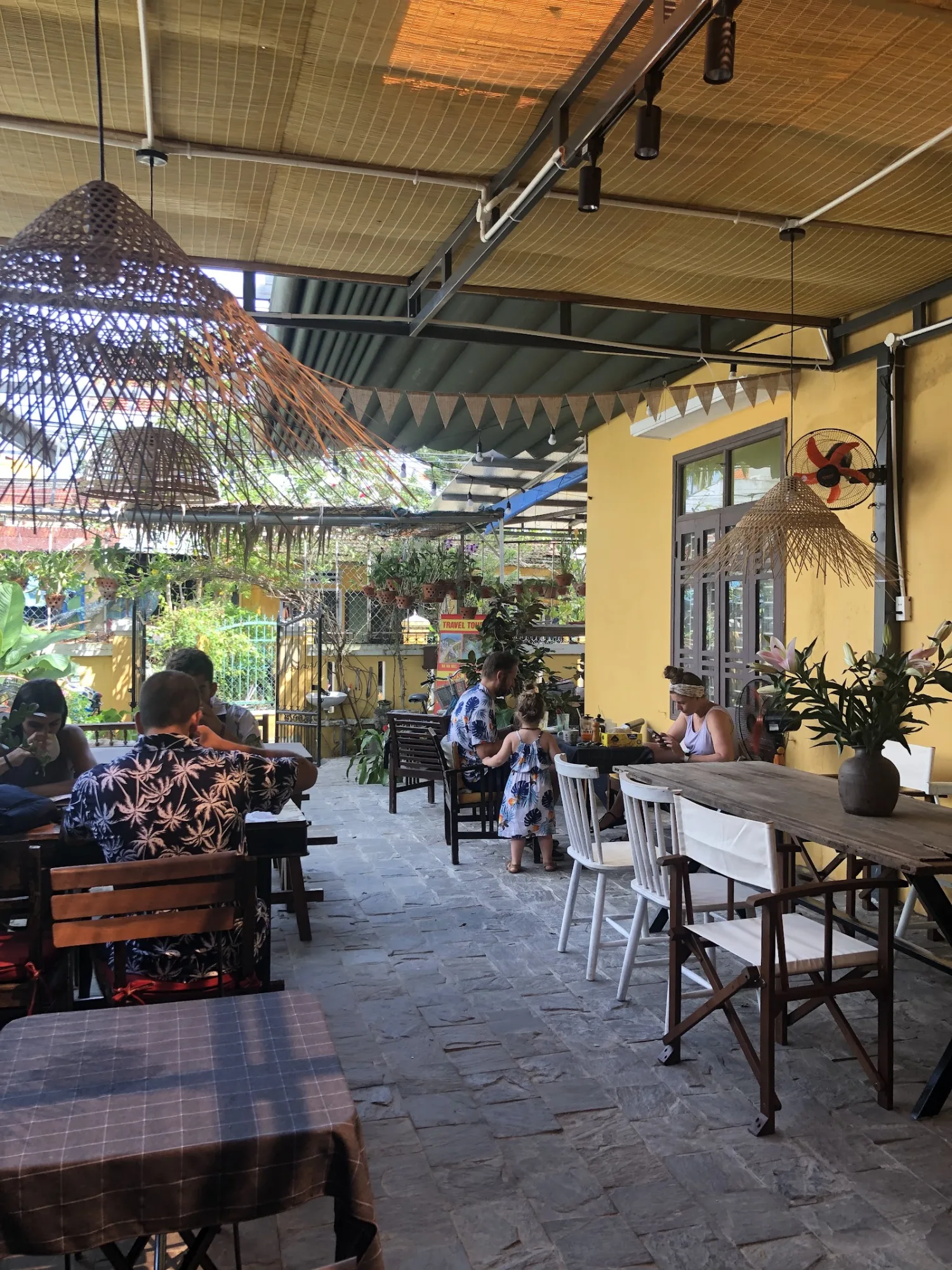 Ellie's Cafe Hoi An - 在古镇附近享用纯素健康早午餐