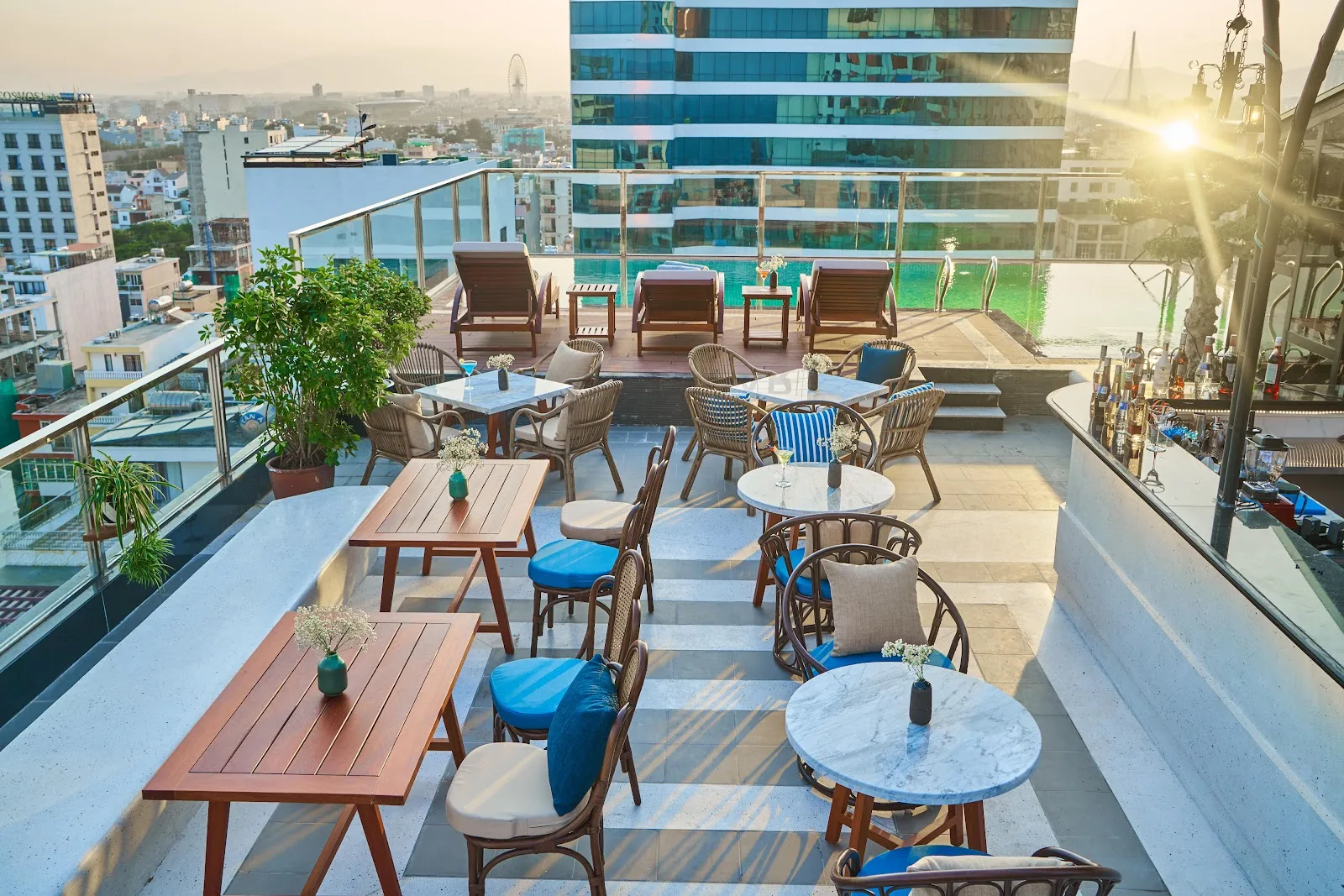 Sofiana My Khe Hotel & Spa - Trải Nghiệm Khách Sạn Gần Biển Có Rooftop Bar Đỉnh Cao