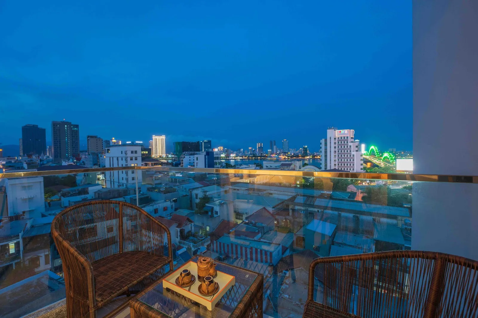 Cozy Danang Boutique Hotel - Central Boutique Hotel Experience Near Dragon Bridge