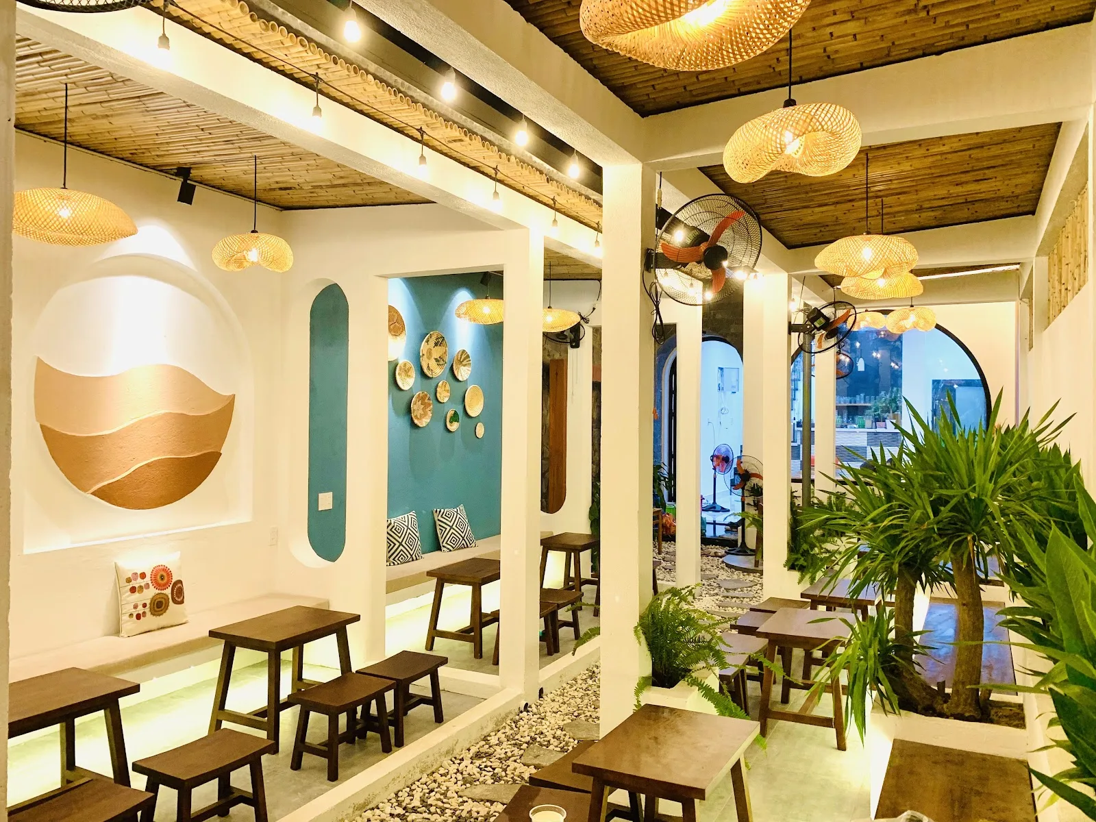 Olivier Coffee - Experience a Beautiful Cafe With Many Stunning Photo Spots