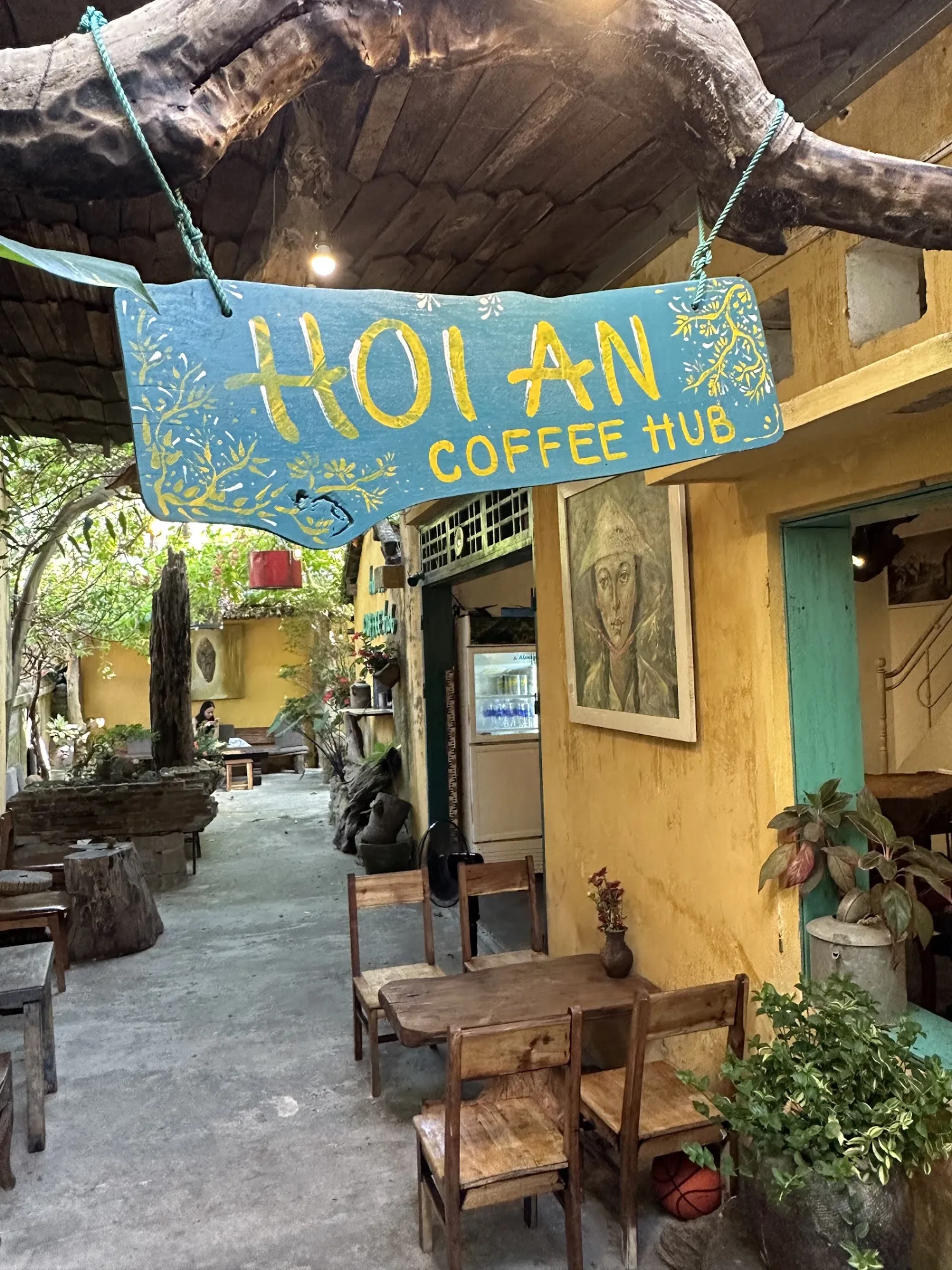 Hoi An Coffee Hub - Trải Nghiệm Quán Cà Phê Cổ Điển Có Cà Phê Muối Và Cốt Dừa Cực Ngon