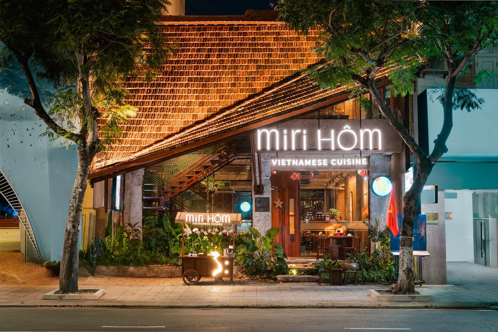 MiRi Hôm Vietnamese Cuisine: Nhà Hàng Món Việt Sân Vườn Rộng Rãi Cho Cả Gia Đình