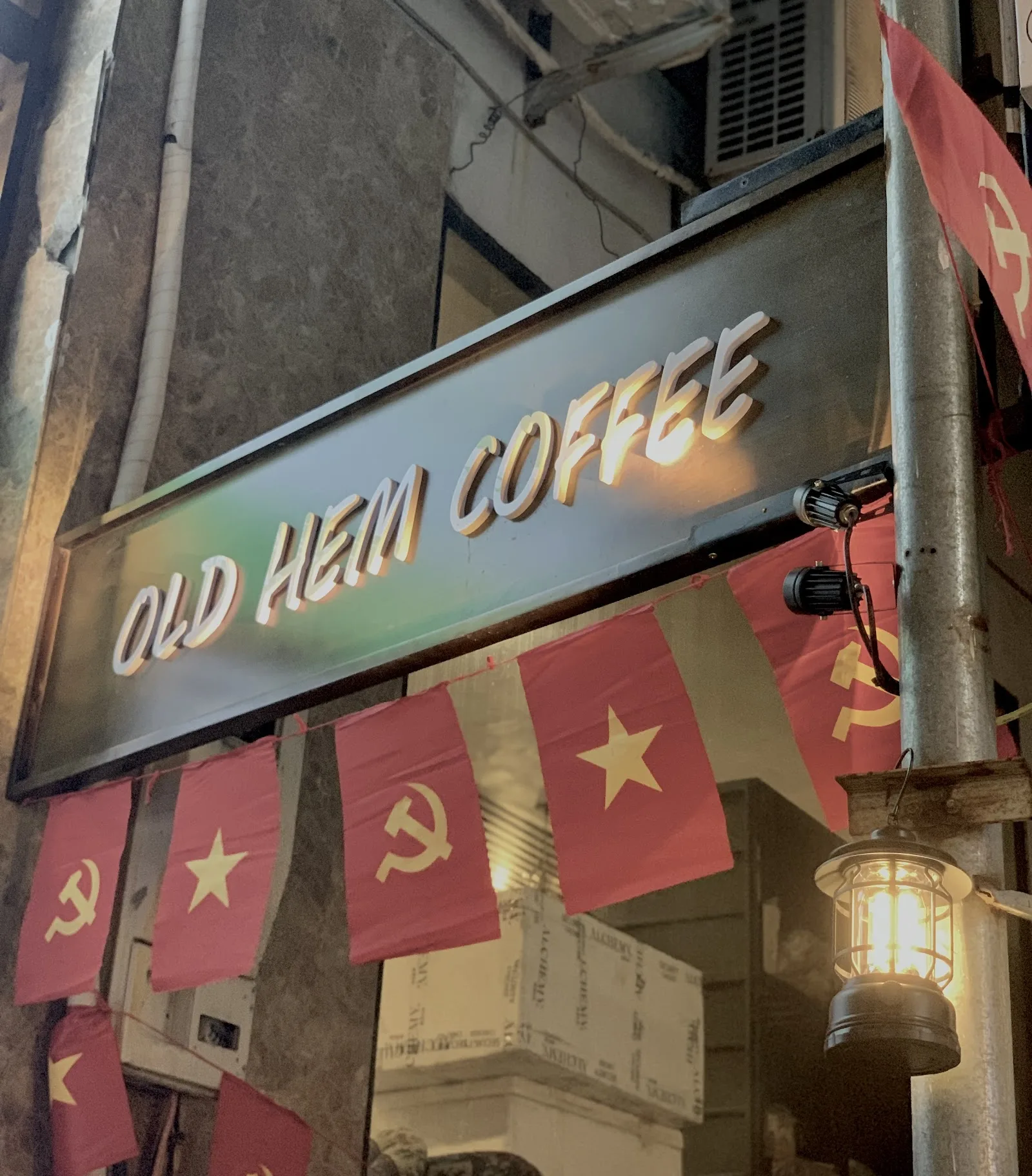 OldHem Coffee & Beer: Check-In Quán Cà Phê Kem Trứng Cổ Điển Yên Tĩnh