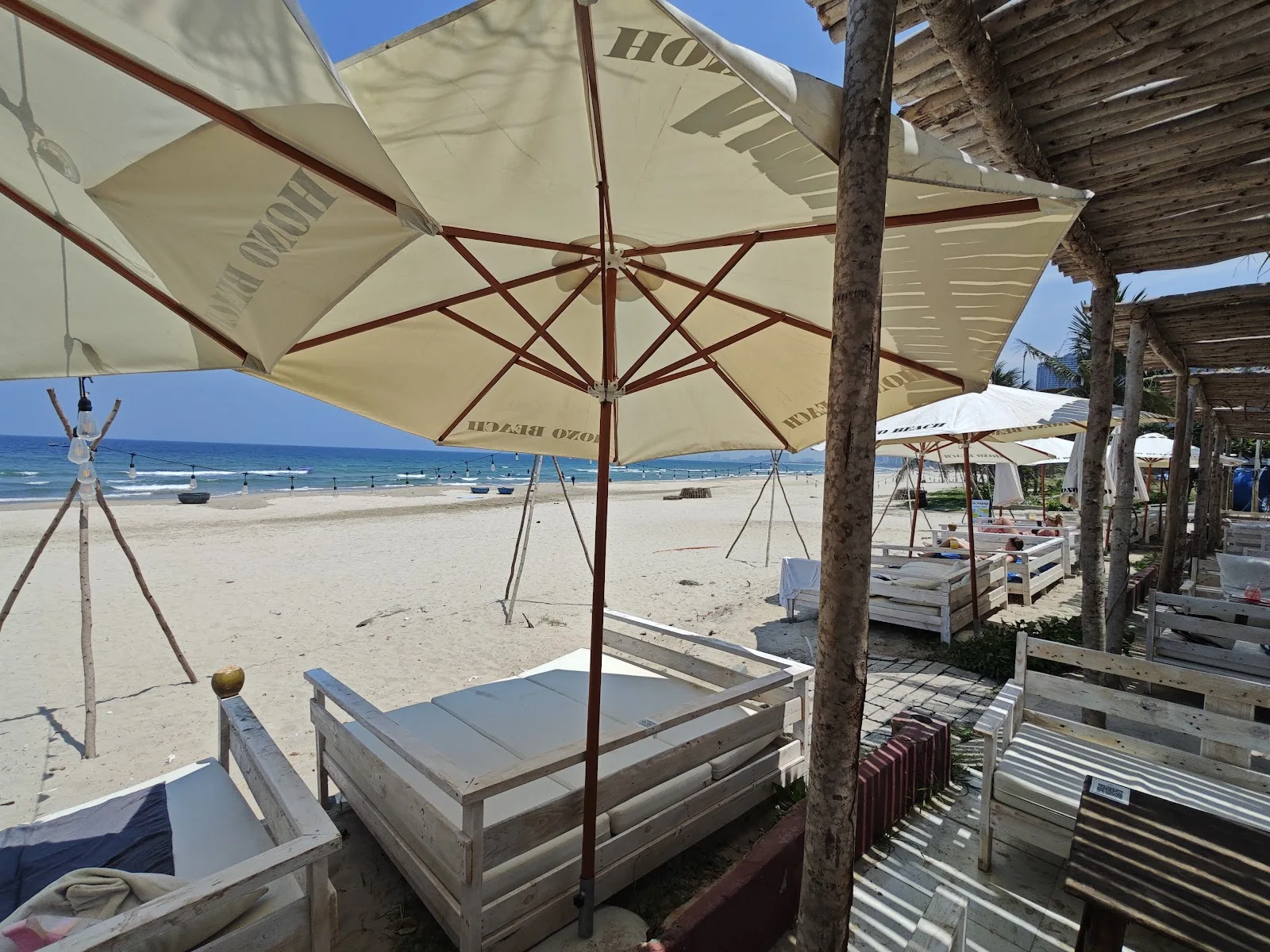 Hono Hono Beach Club: Tận Hưởng Không Gian Ngắm Hoàng Hôn Biển Cực Chill