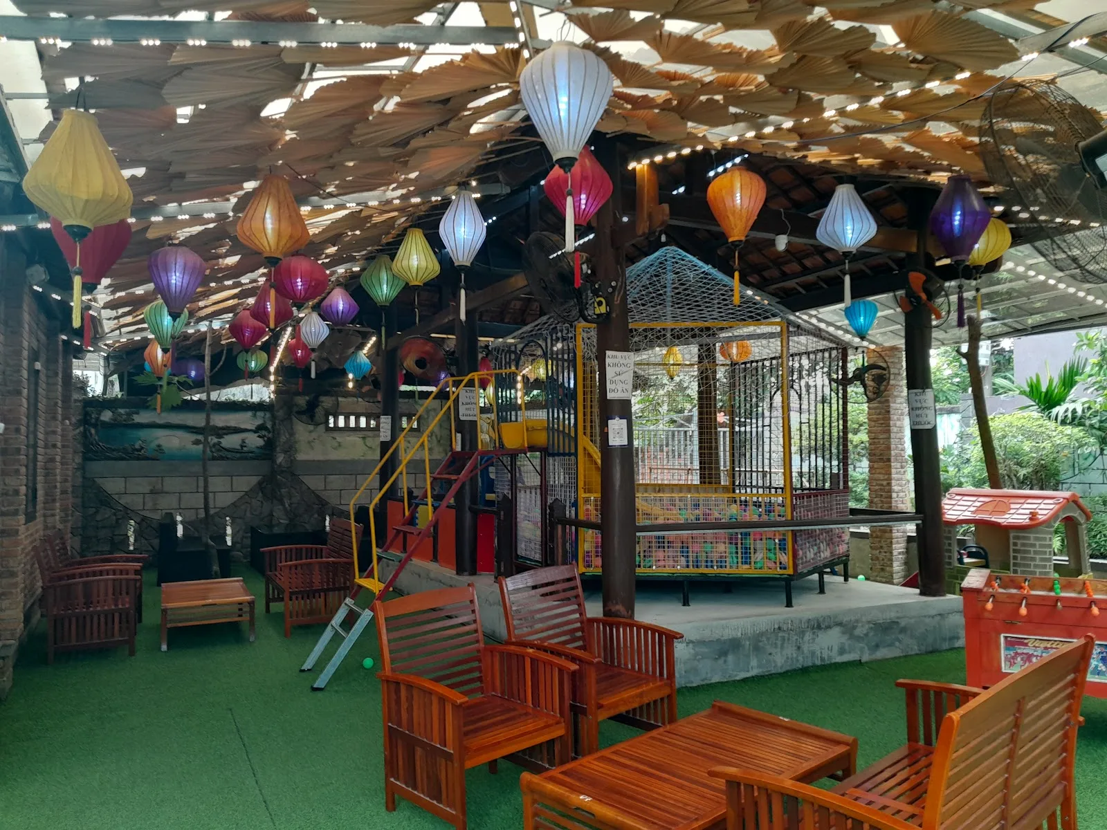 PGT Food & Drink Đà Nẵng: Điểm Hẹn Cà Phê Sân Vườn Có Khu Vui Chơi Cho Trẻ