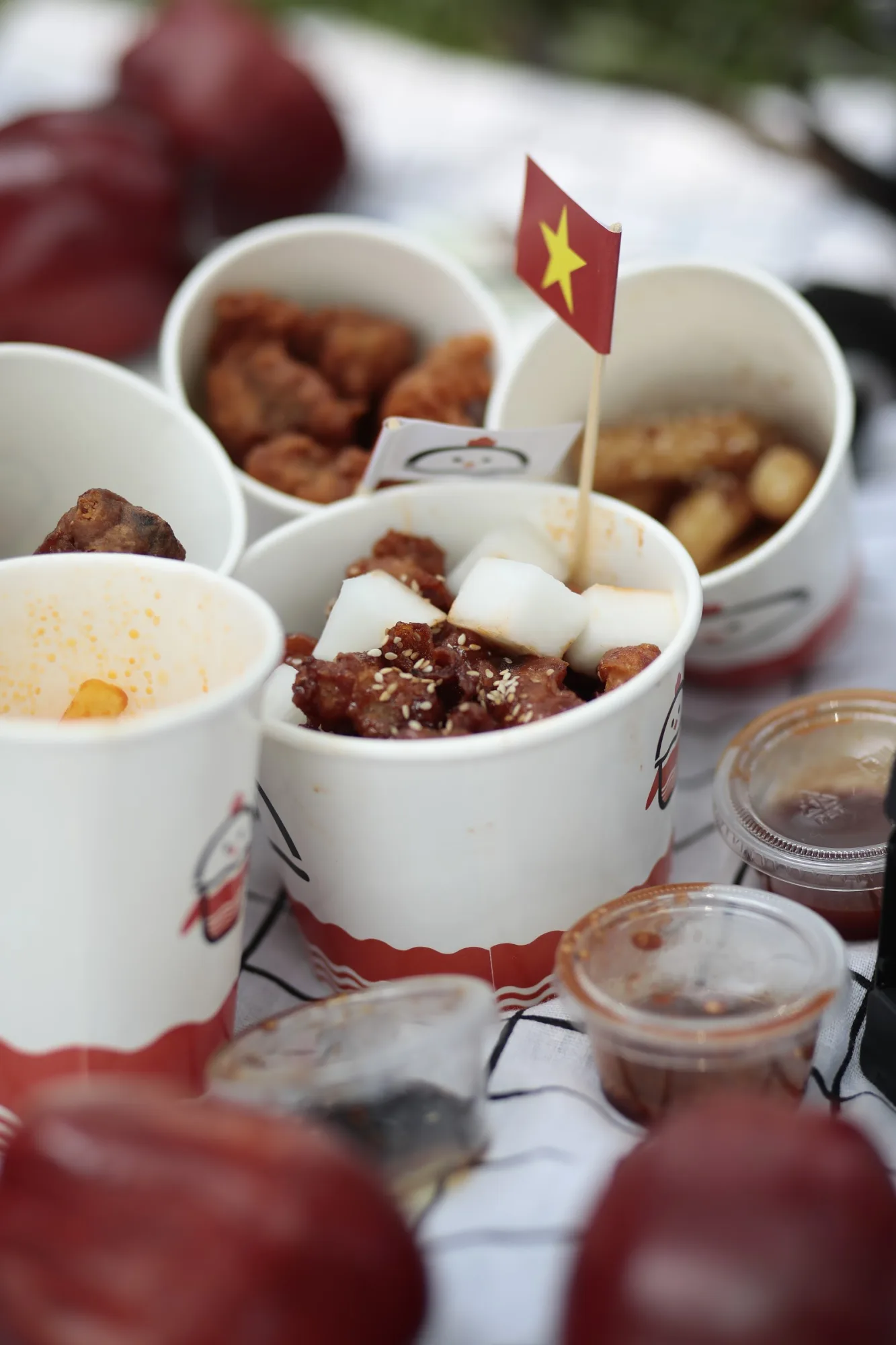Chicky Licky - Phan Dang Luu: แหล่งไก่ทอดสไตล์เกาหลีราคาสบายกระเป๋าสำหรับนักเรียน