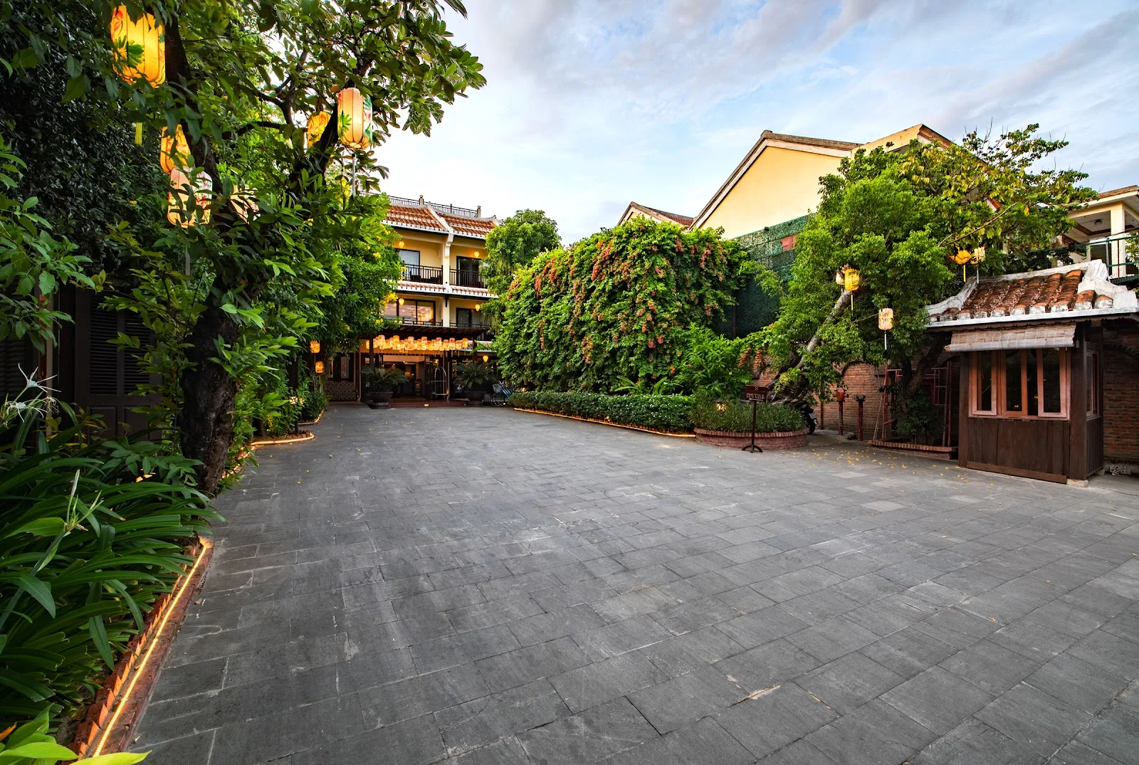 Silkotel Hoi An: Khách Sạn Nghỉ Dưỡng Trung Tâm Đầy Đủ Tiện Nghi Tại Hội An