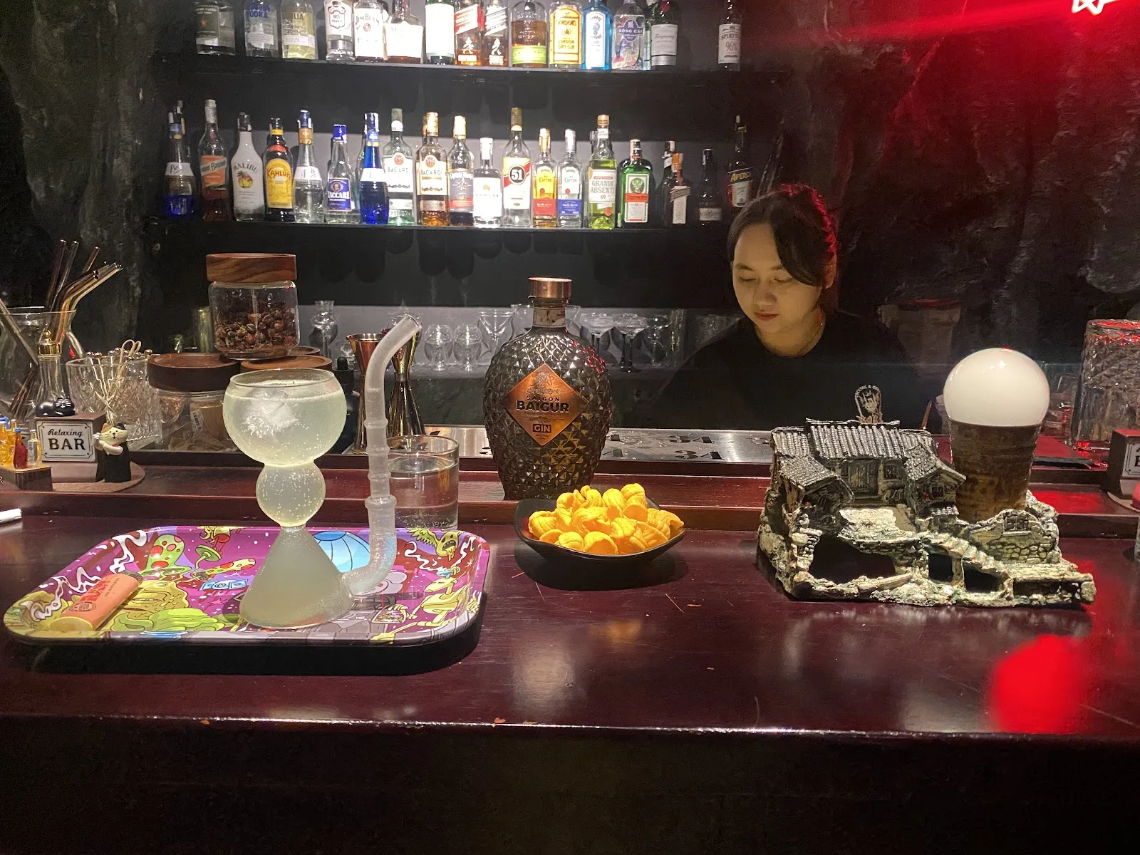 岘港 Bar4 – 揭秘一家24/7营业的超 Chill 鸡尾酒吧，适合夜猫子