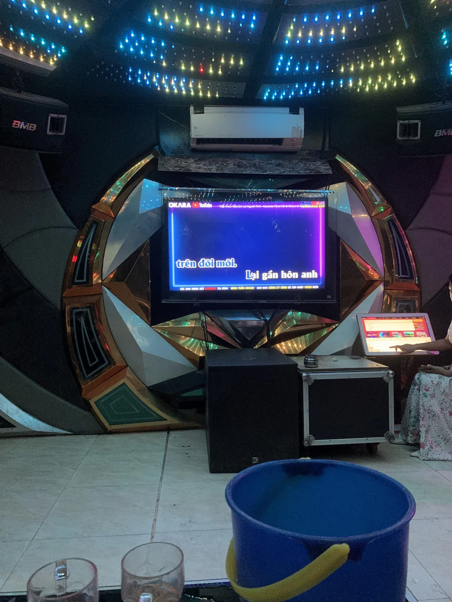 Karaoke Superstar: Hot Entertainment Spot Combining Bar Club