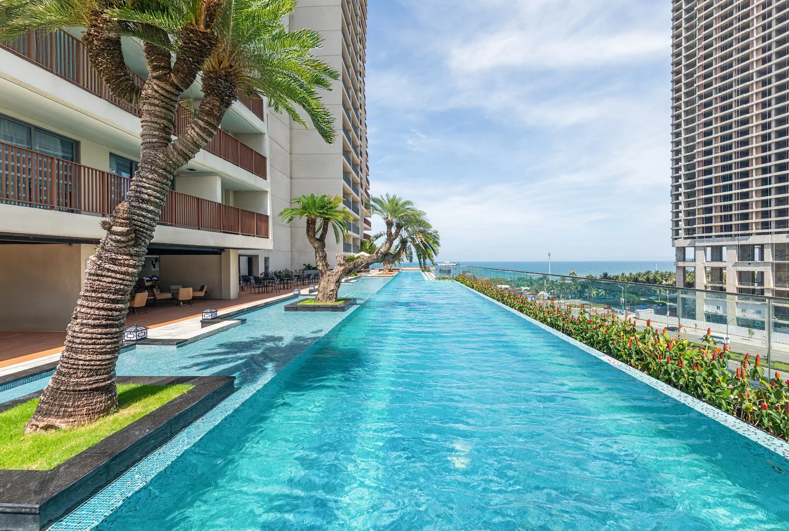 DiStay Beachfront Suites Wyndham Soleil Tọa Độ Lưu Trú Ngay Sát Biển