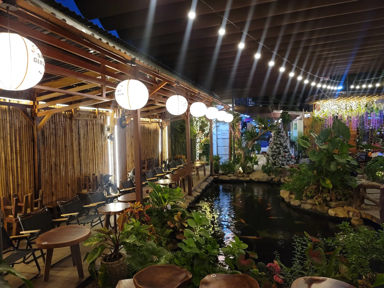 Shu Garden Coffee - Trải Nghiệm Cà Phê Sân Vườn Hồ Cá Và Dimsum Tại Cẩm Lệ