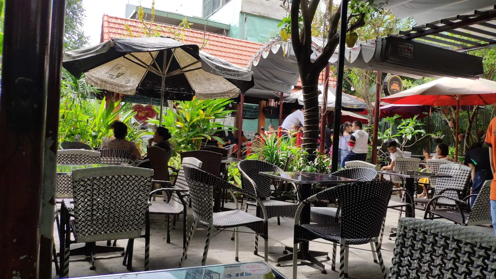 Cà Phê Vườn - Hồ Cá An Hòa Viên - Trải Nghiệm Quán Cà Phê Sân Vườn Hồ Cá Đẹp Tại Đà Nẵng