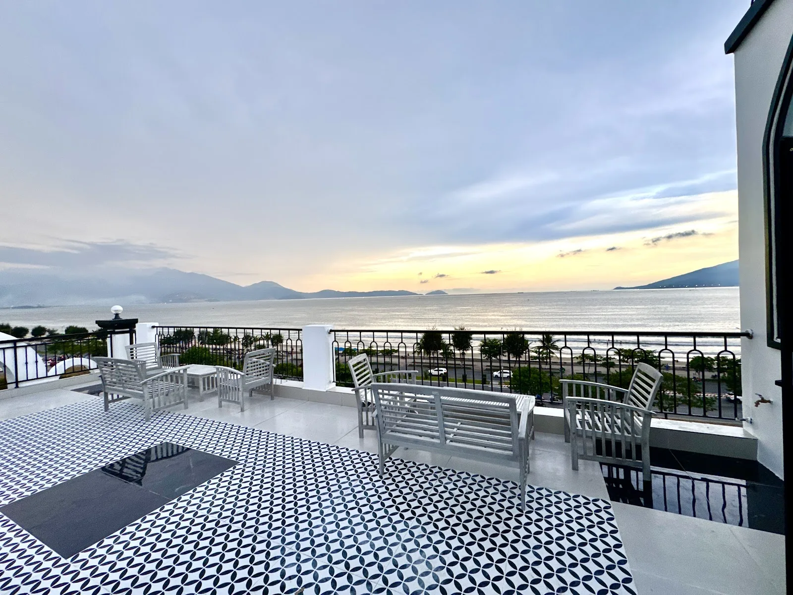 EuroDana Hotel: Căn Hộ Khách Sạn Căn Hộ Gần Biển Giá Rẻ Tại Đà Nẵng