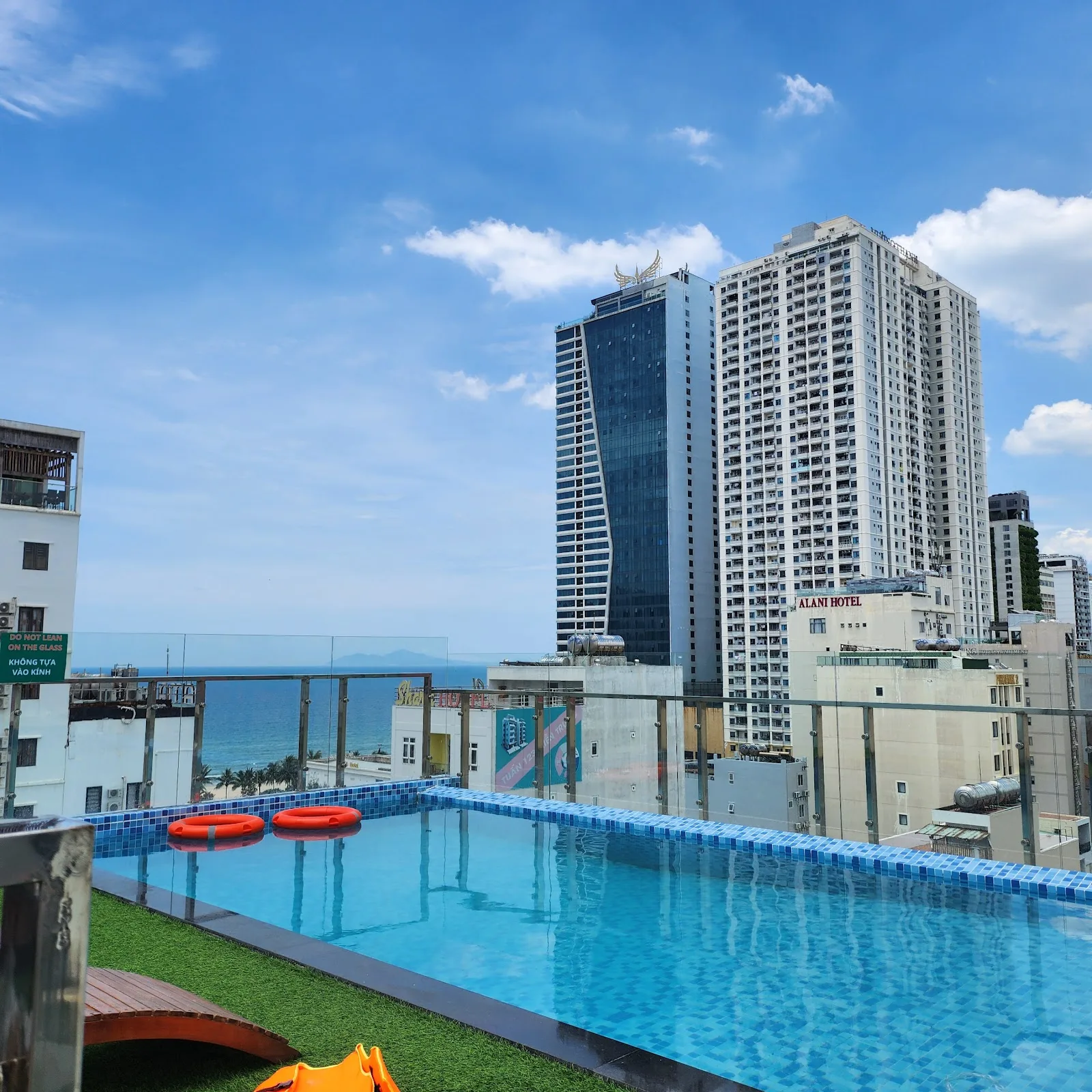 Sea Near Me Hotel Danang