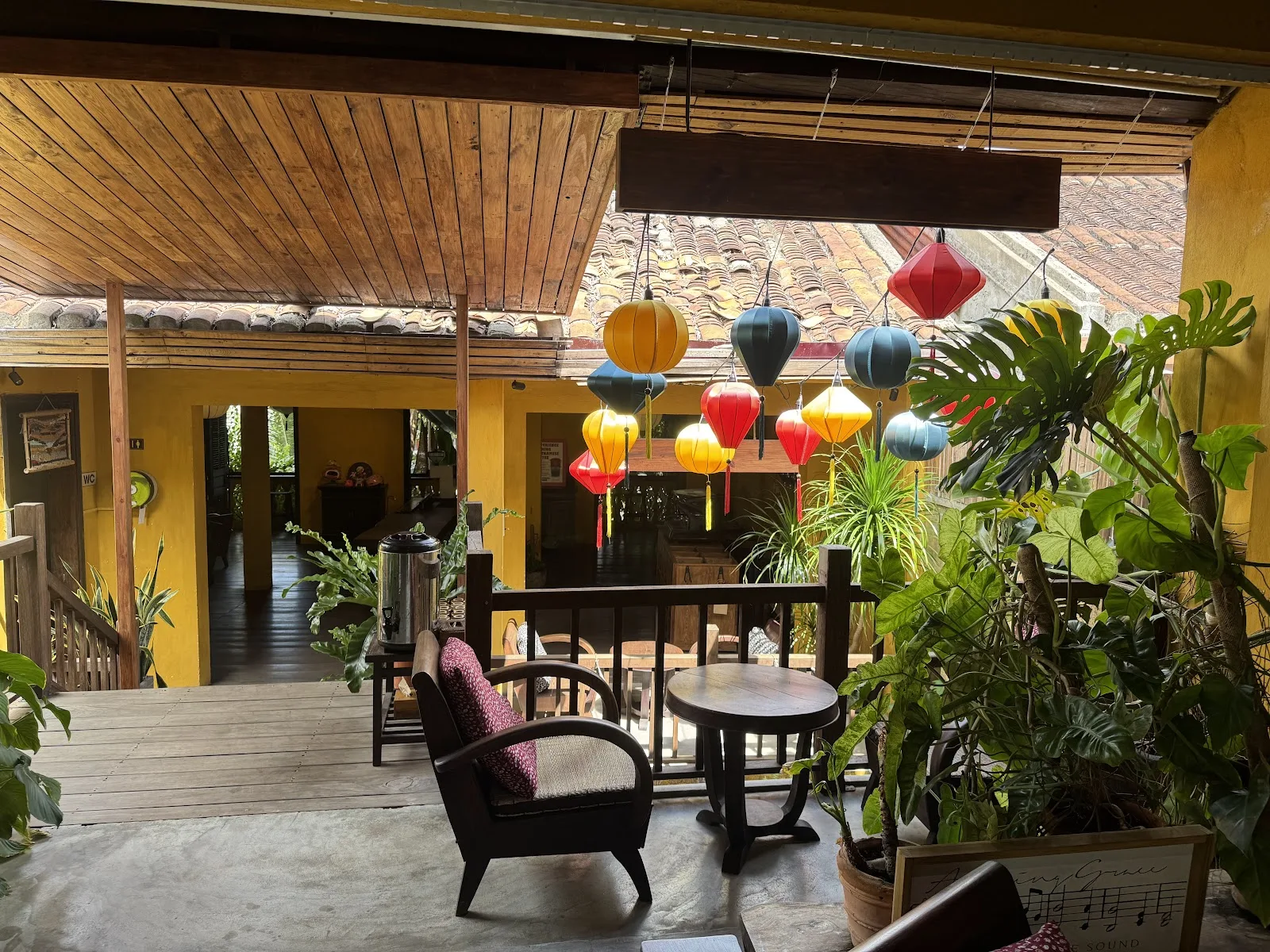 FeFe Roastery: Check-In Quán Cà Phê Rang Xay View Chùa Bà Mụ Hội An