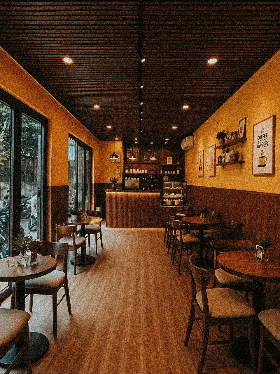Orange Coffee: Check-In Quán Cà Phê Đồ Uống Mát Lạnh Tại Phố Cổ Hội An