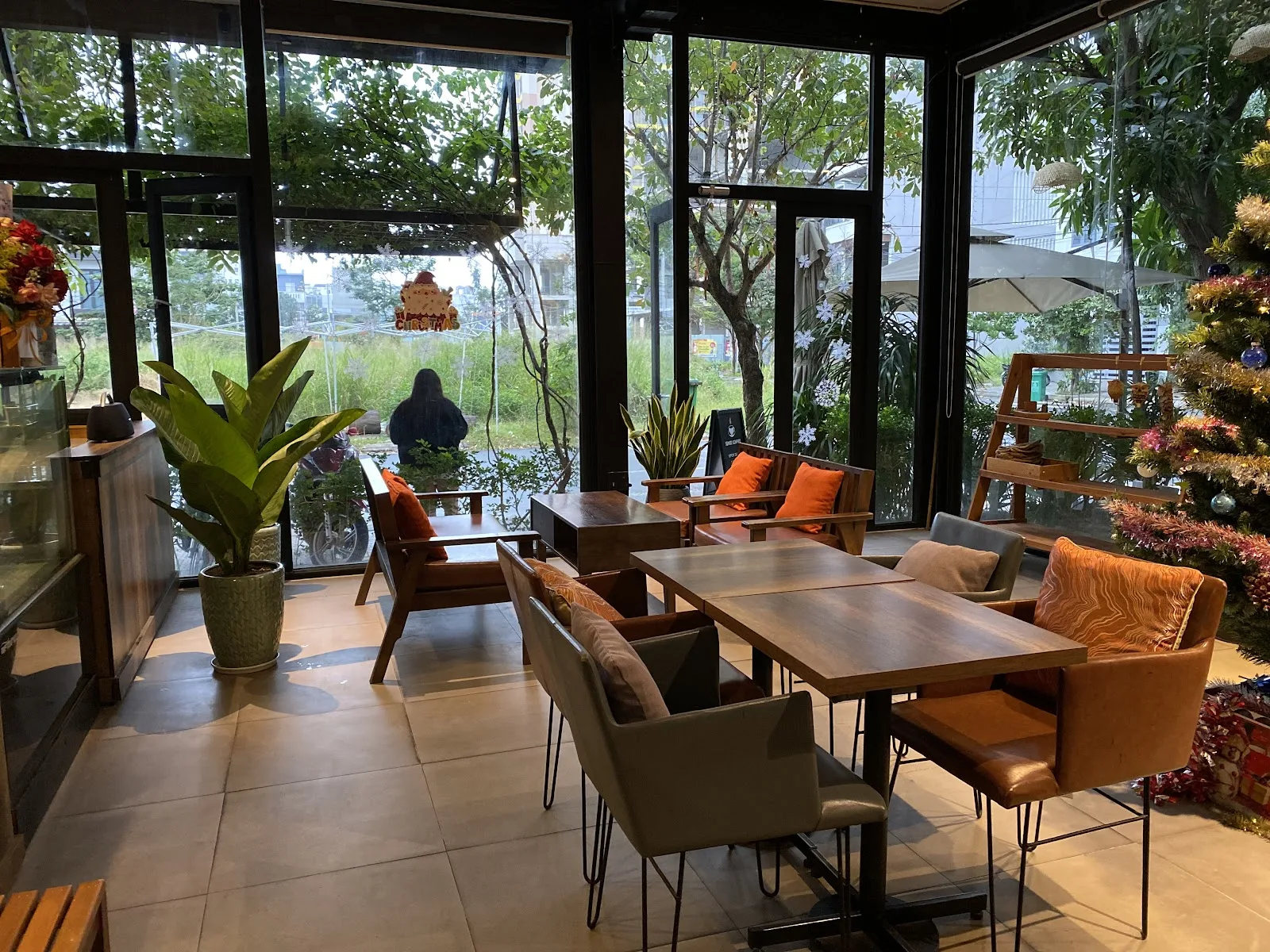 The Sense Coffee: Check-In Quán Cà Phê Yên Tĩnh Thư Giãn