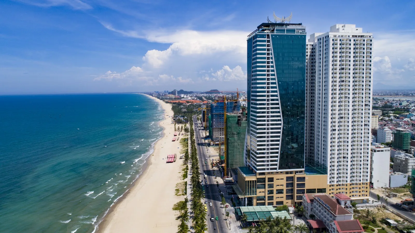 Muong Thanh Luxury Vo Nguyen Giap Hotel: 5-Star Amenity Review