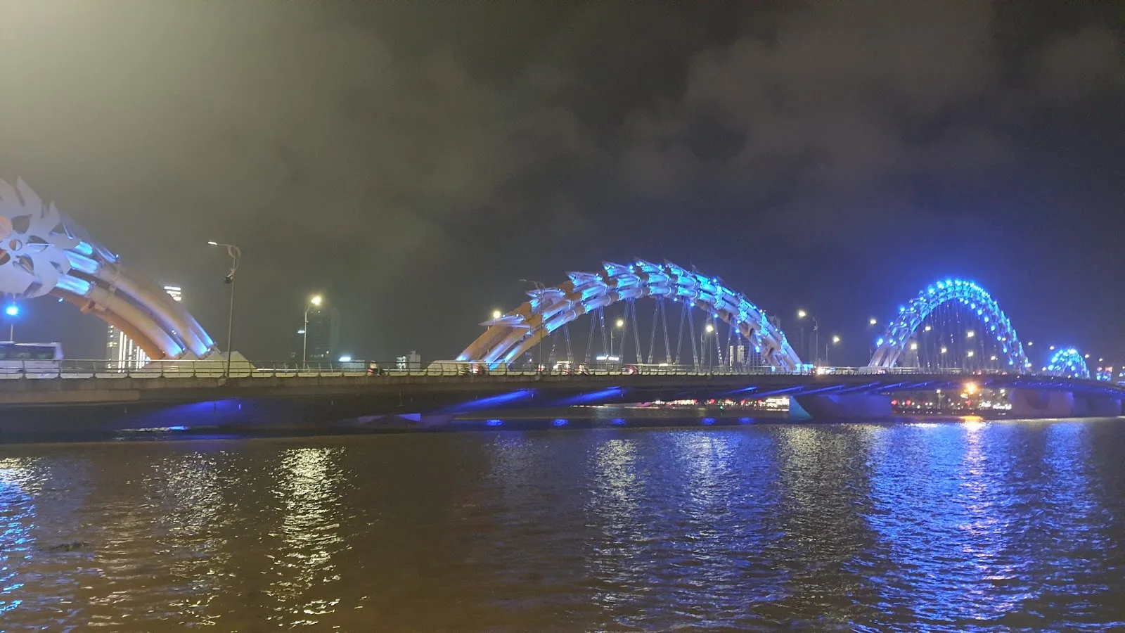 Khách Sạn Mường Thanh Luxury Sông Hàn: Trải Nghiệm Kỳ Nghỉ Sang Trọng View Sông
