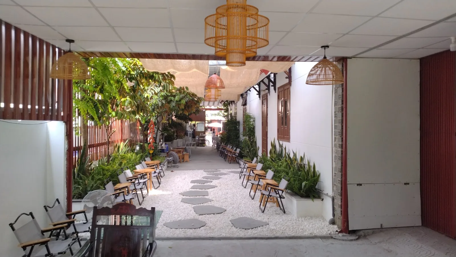 F Coffee & Tea: Check-in Toạ Độ Cà Phê Yên Tĩnh Để Học Bài Tại Liên Chiểu