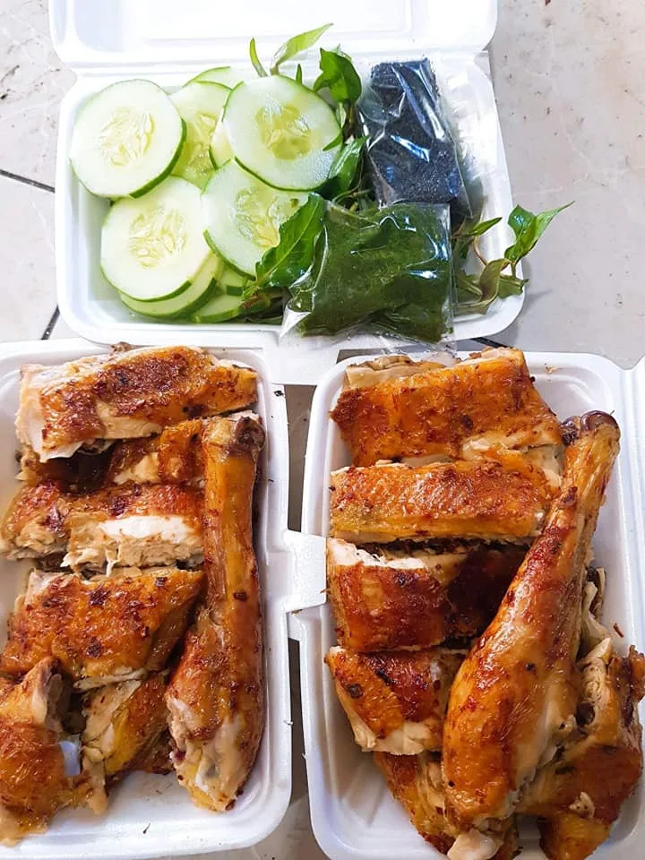 ไก่ย่างข้าวหลามทุ่งหญ้าภาคกลาง ณ ดานัง: เช็คอินพิกัดเปลี่ยนบรรยากาศที่ก่ามเล