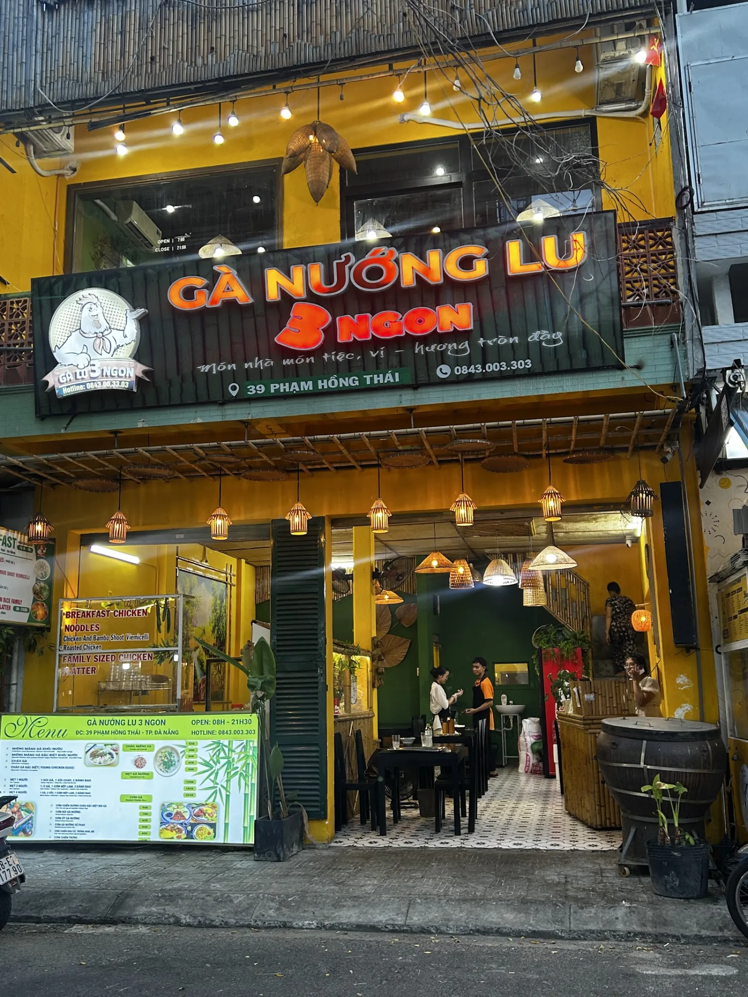 Gà Nướng Lu 3 Ngon Da Nang: Conquer the Grilled Bamboo Tube Chicken Menu with Delicious Bamboo Cooked Rice