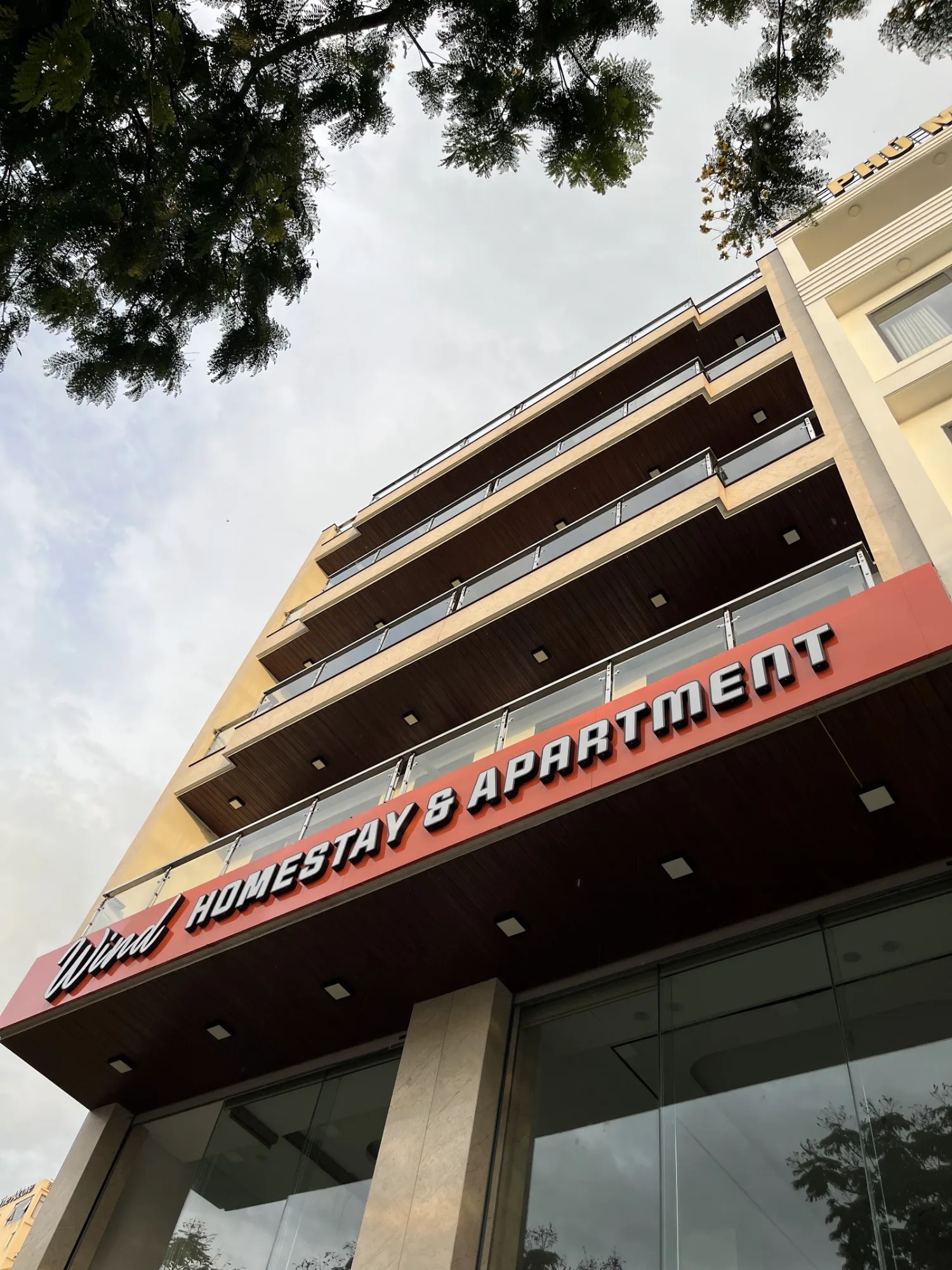 WIND HOMESTAY AND APARTMENT - AQUARIUM COFFEE: Unveiling a 24/7 Secure Haven