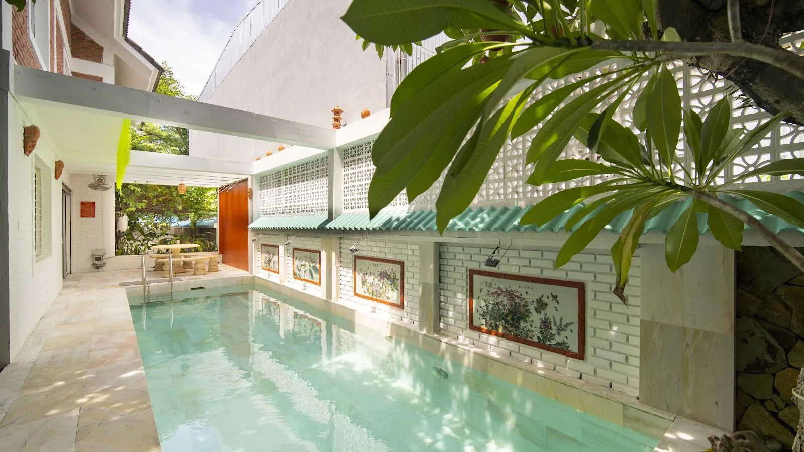 Benzen Boutique Villa: Check-in at an Extremely Chill Villa Near An Hai Beach