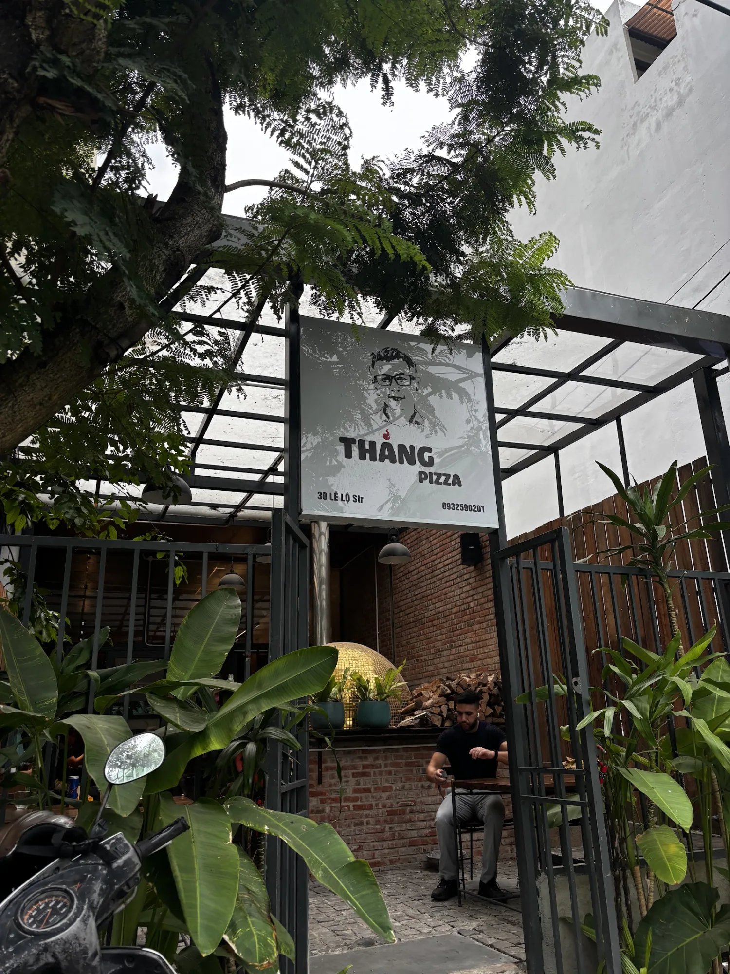 Thang Pizza Đà Nẵng: Check-in Tọa Độ Pizza Lò Củi Siêu Ngon Tại Ngũ Hành Sơn