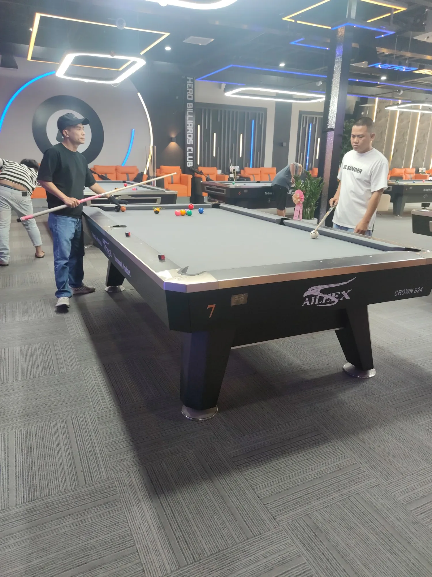 Hero Billiards Club: 24/7 Billiards Destination on 2 Thang 9 Street