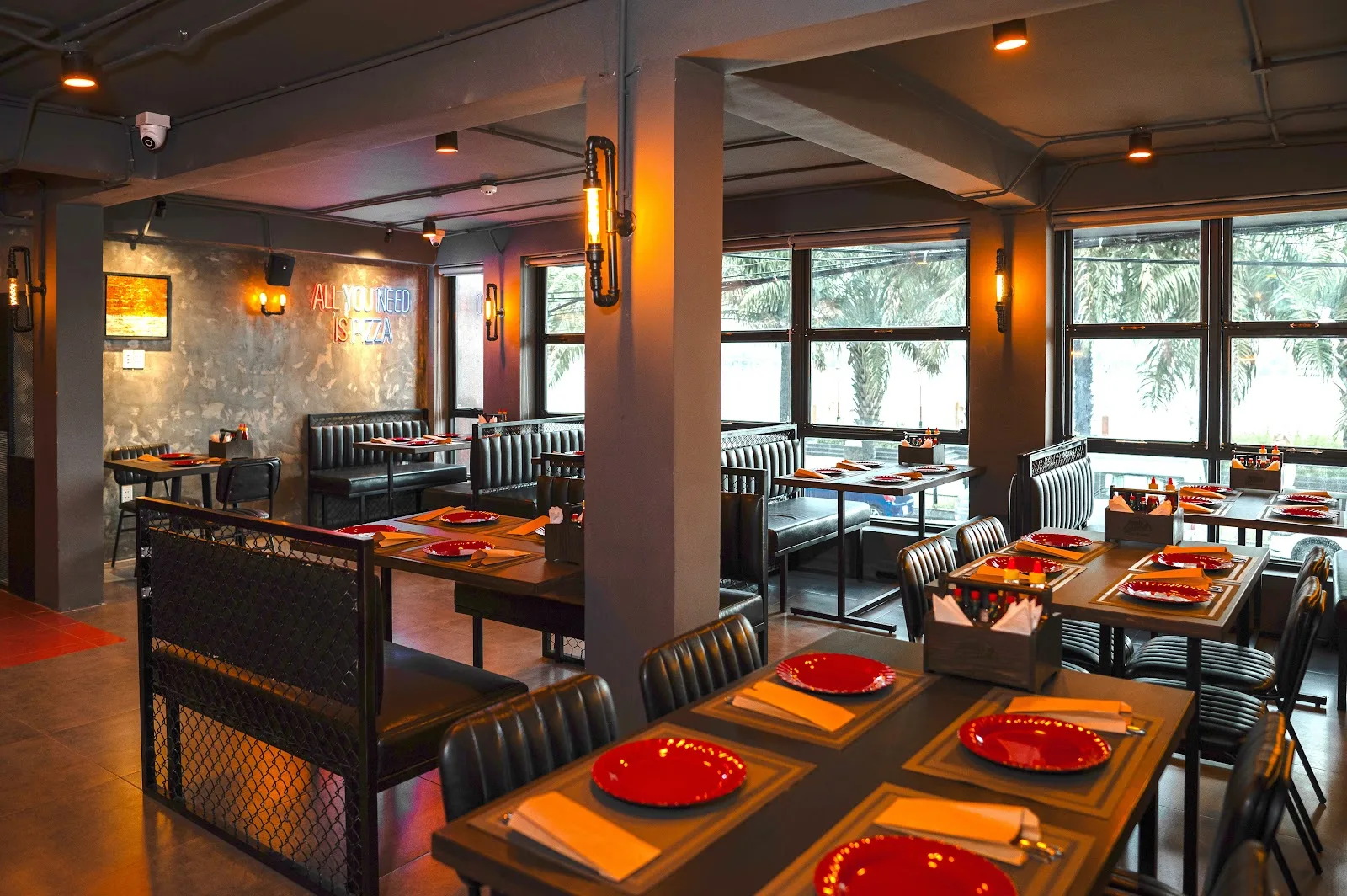 Gordon's New York Pizza Cityside Bạch Đằng – Pizza Kiểu New York View Cầu Rồng