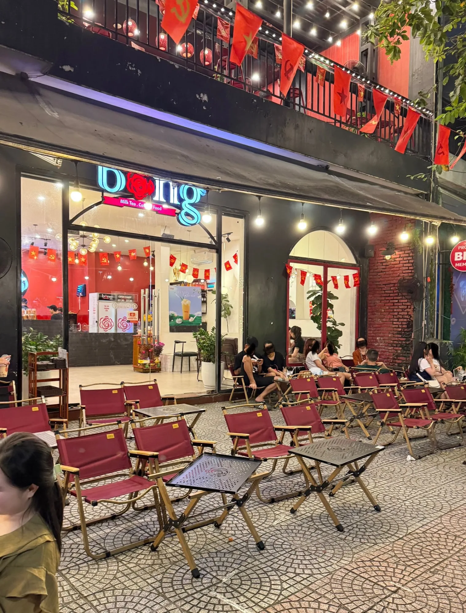 Bông Food & Drink September 2: A Diverse, Cool, and Comfortable Milk Tea Space