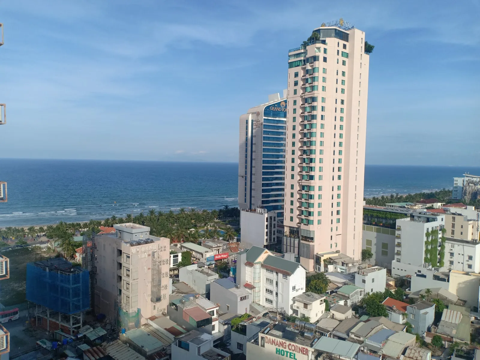 Royal Family Hotel – Convenient Accommodation Right on Vo Van Kiet Street