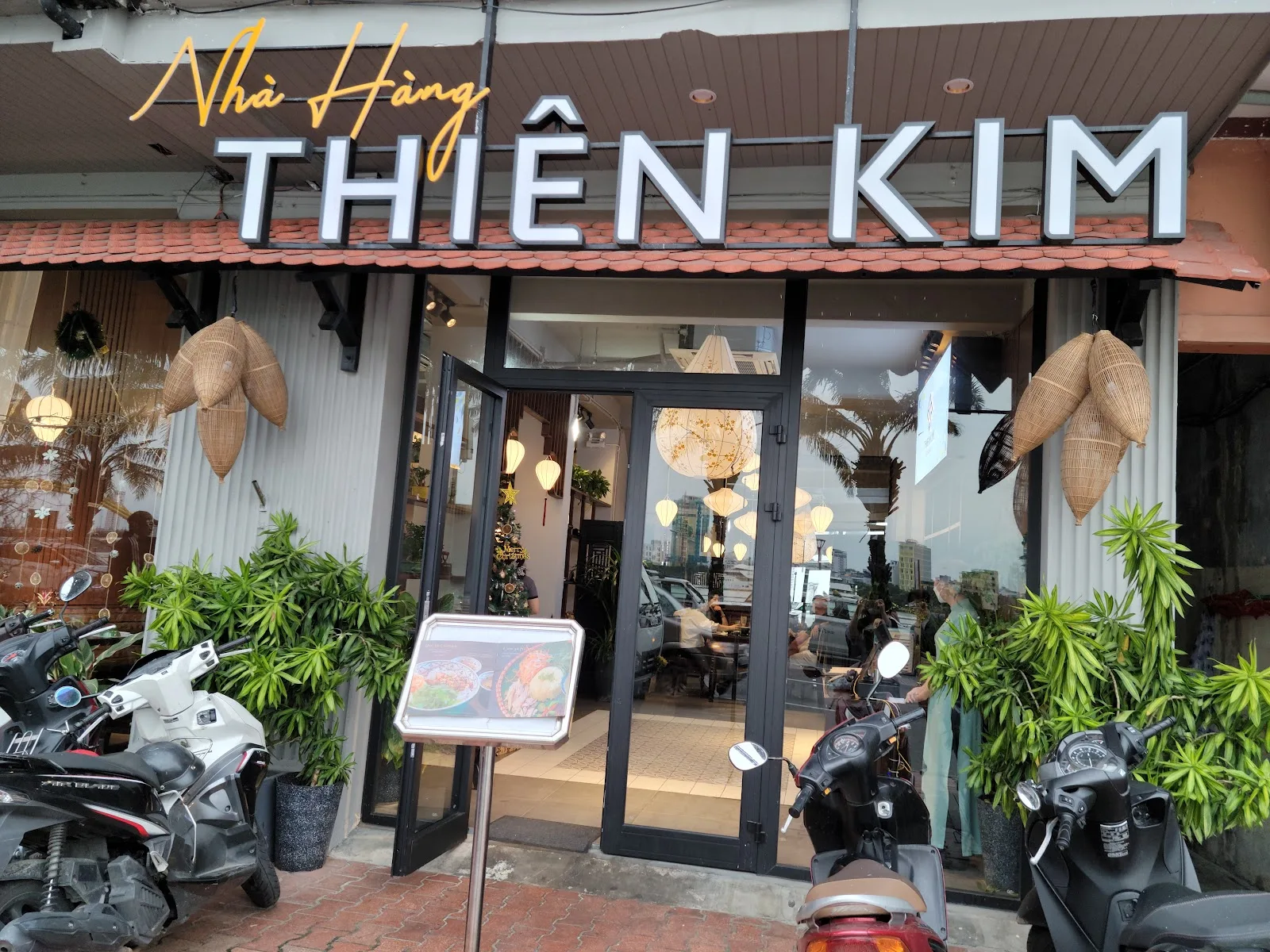 Nhà Hàng Thiên Kim – Điểm Hẹn Ẩm Thực Việt Chuẩn Vị Bên Sông Hàn Đà Nẵng