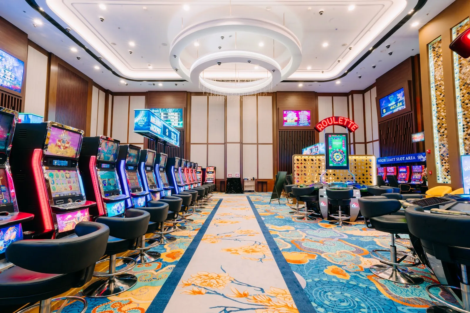 Club SEVEN DRAGON – Casino Mở Cửa 24/7 Trên Đường Võ Nguyên Giáp
