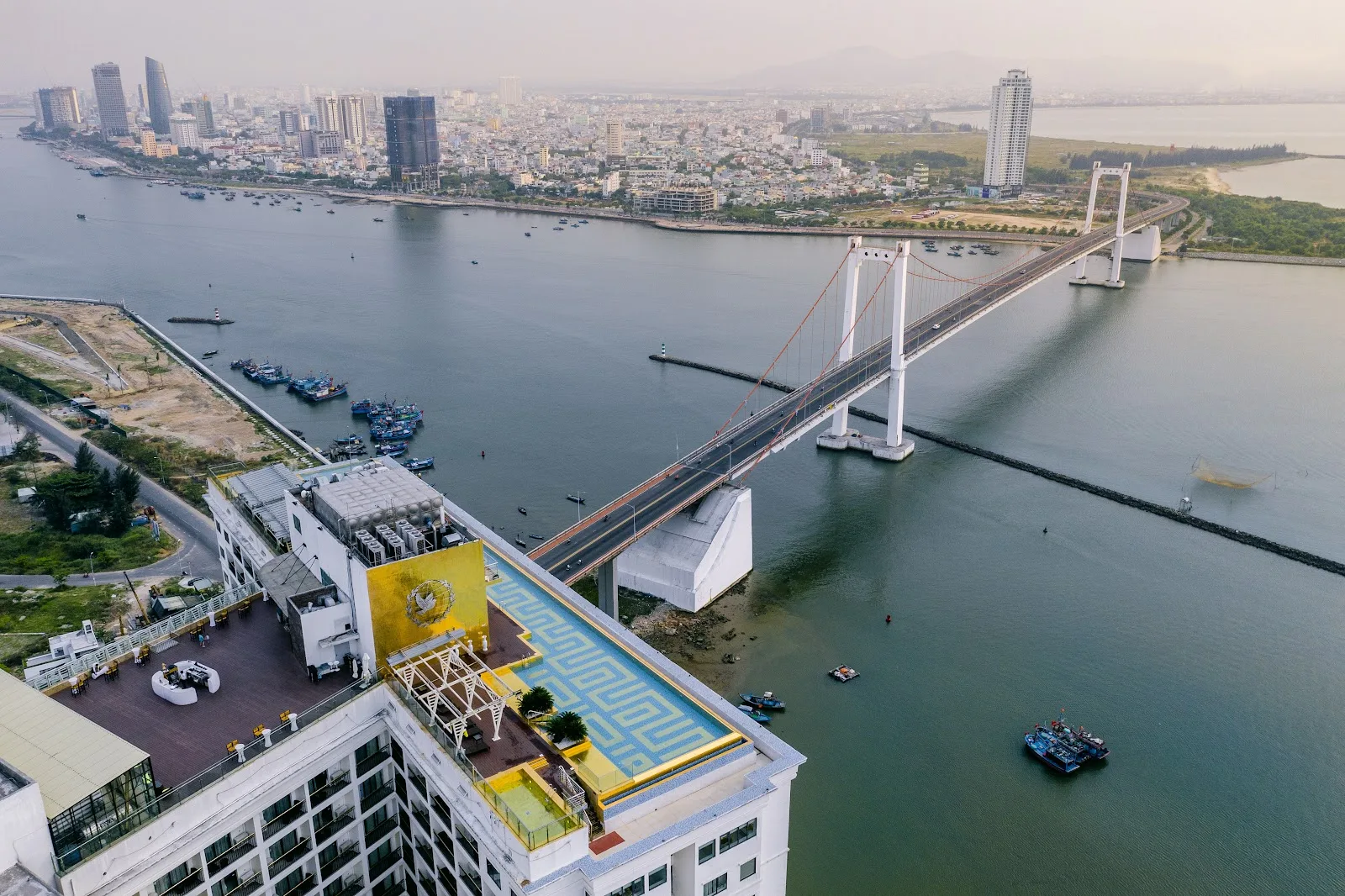 Wyndham Danang Golden Bay Hotel – Điểm Hẹn Nghỉ Dưỡng Dát Vàng Đẳng Cấp 5 Sao