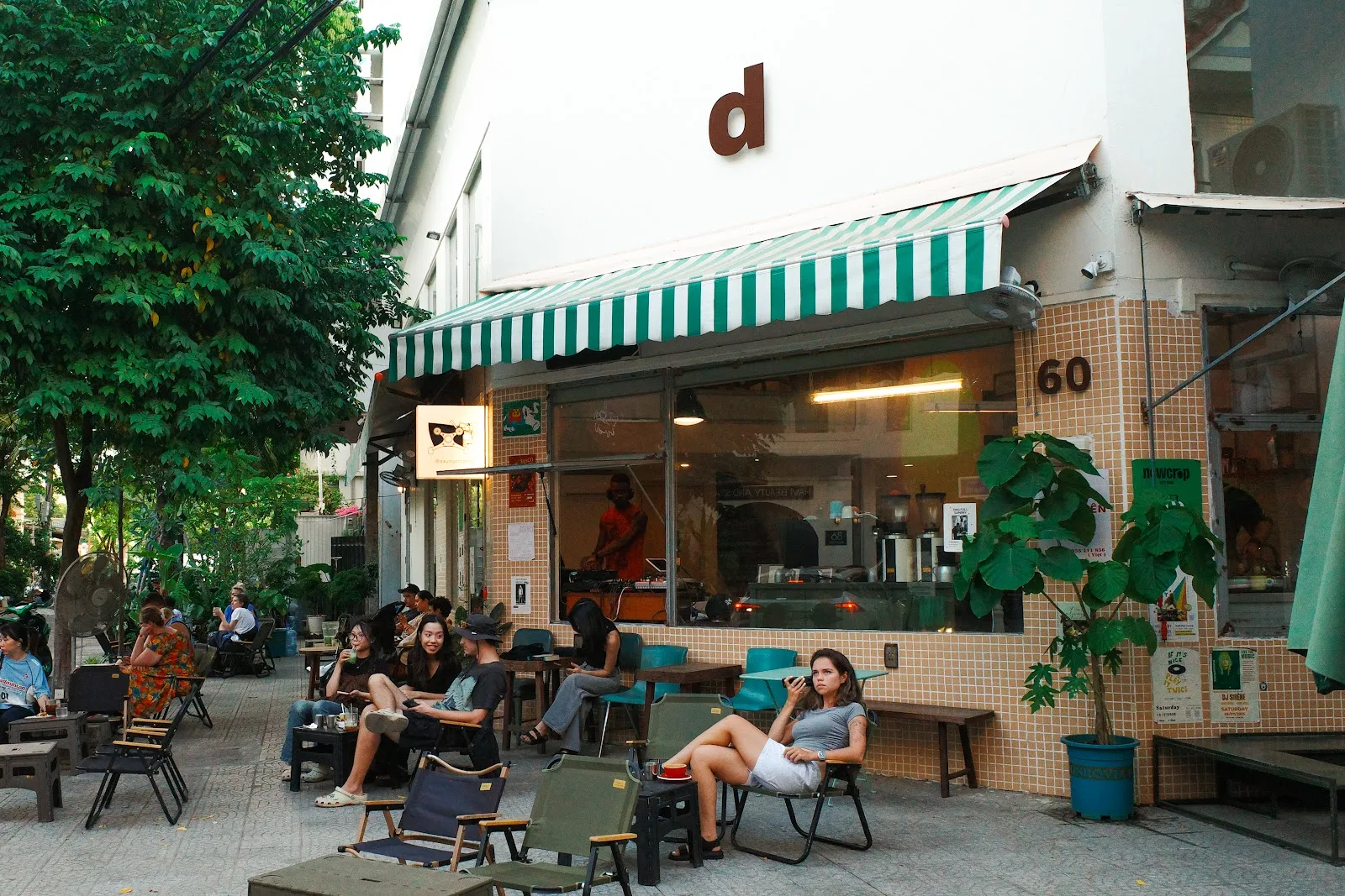 D Coffee An Thượng – Điểm Hẹn Cà Phê Làm Việc Và Trò Chuyện Lý Tưởng