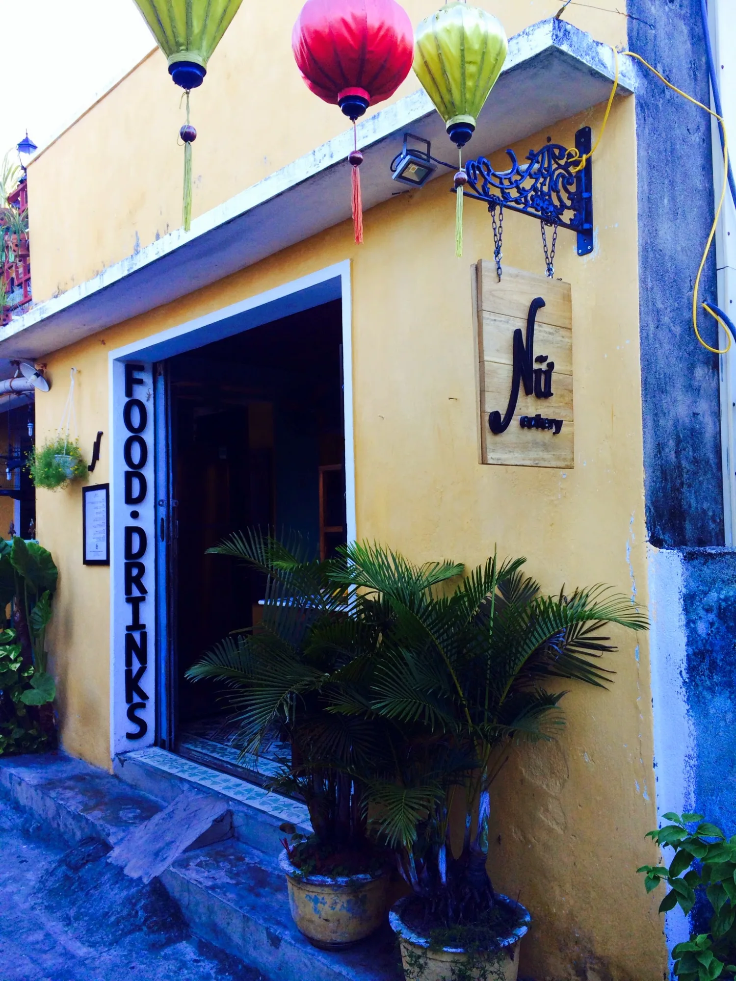 Nữ Eatery Hội An – Quán Cafe & Eatery Trong Hẻm Phố Cổ