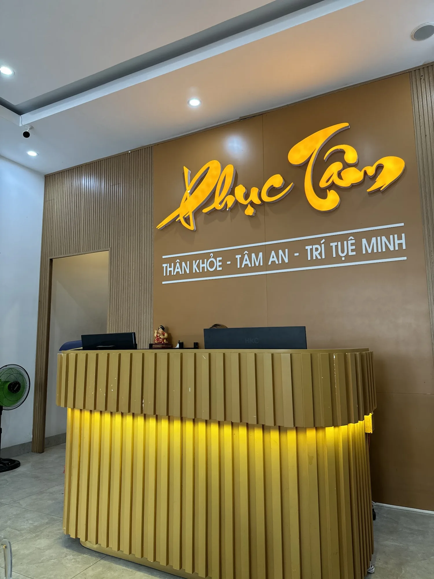 Phuc Tam 中医养生馆岘港 – 肩颈背部理疗按摩