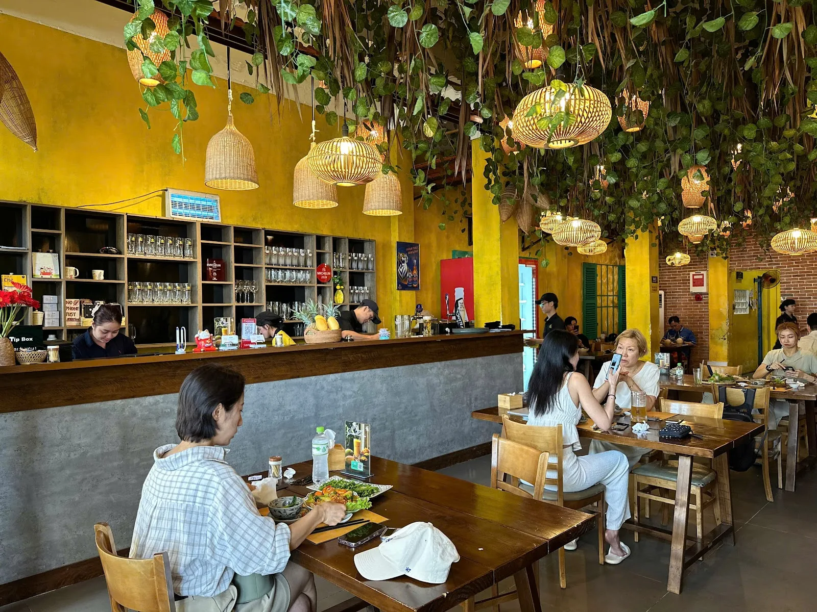 ร้านอาหารอันเตอย: อิ่มอร่อยกับอาหารเวียดนามรสชาติเข้มข้นพร้อมครอบครัว
