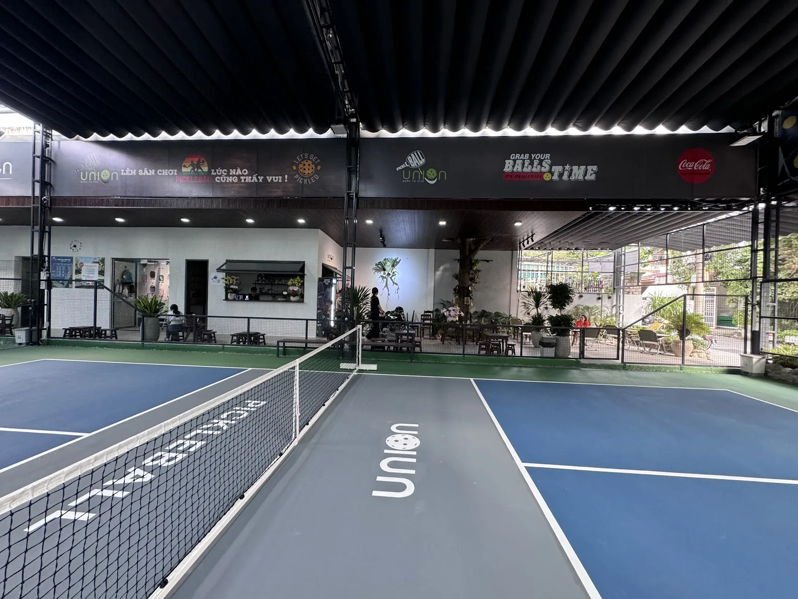Sân Pickleball UNION - Tổ Hợp Sân Chơi Kết Hợp Cà Phê