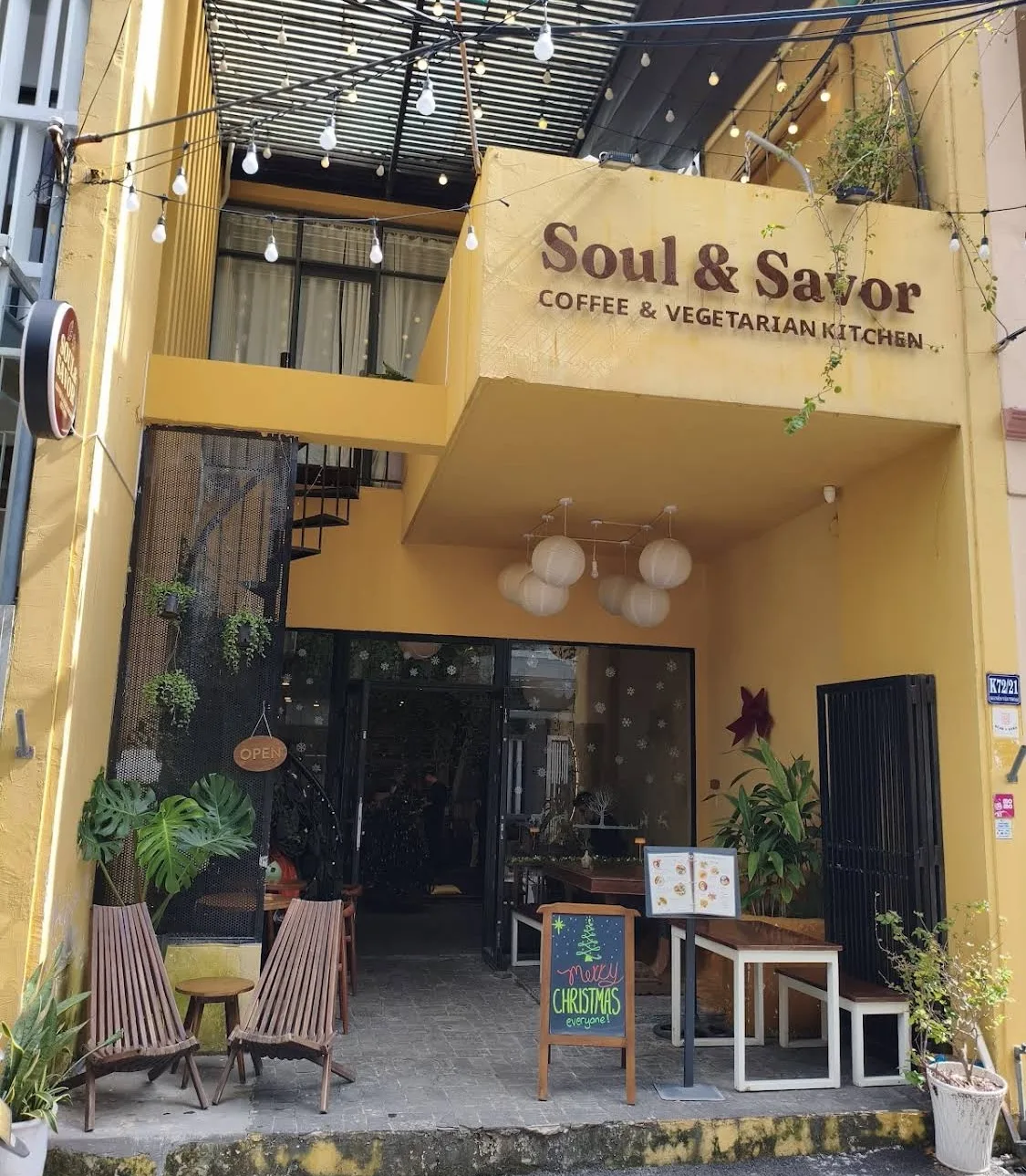 Soul & Savor - Coffee & Vegetarian Kitchen: Cà Phê Kết Hợp Bếp Chay