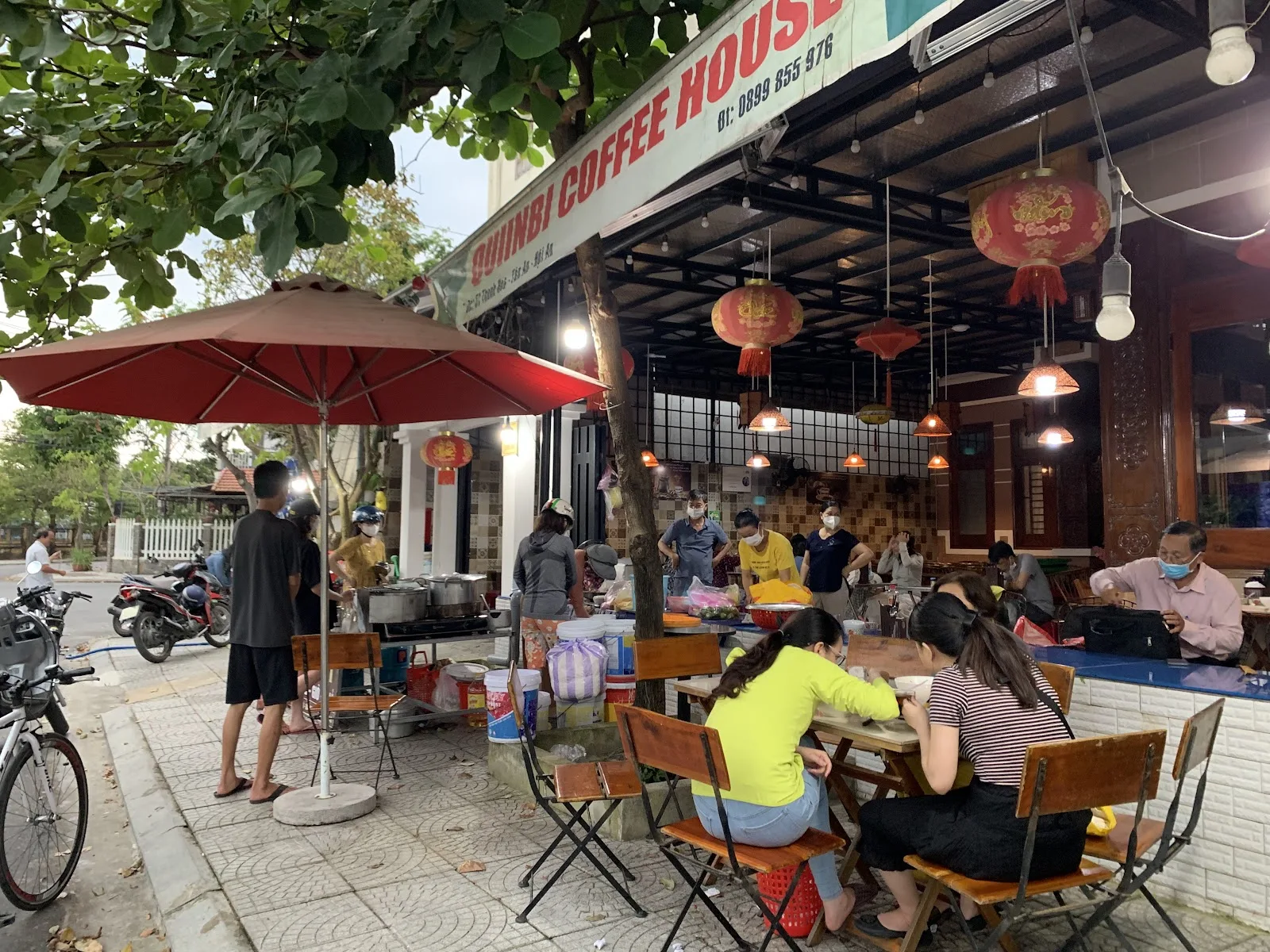 บั๋น ก๊าญ บ่า กวีส ฮอยอัน – ก๋วยเตี๋ยวสไตล์เวียดนามกลาง ราคาเป็นกันเอง